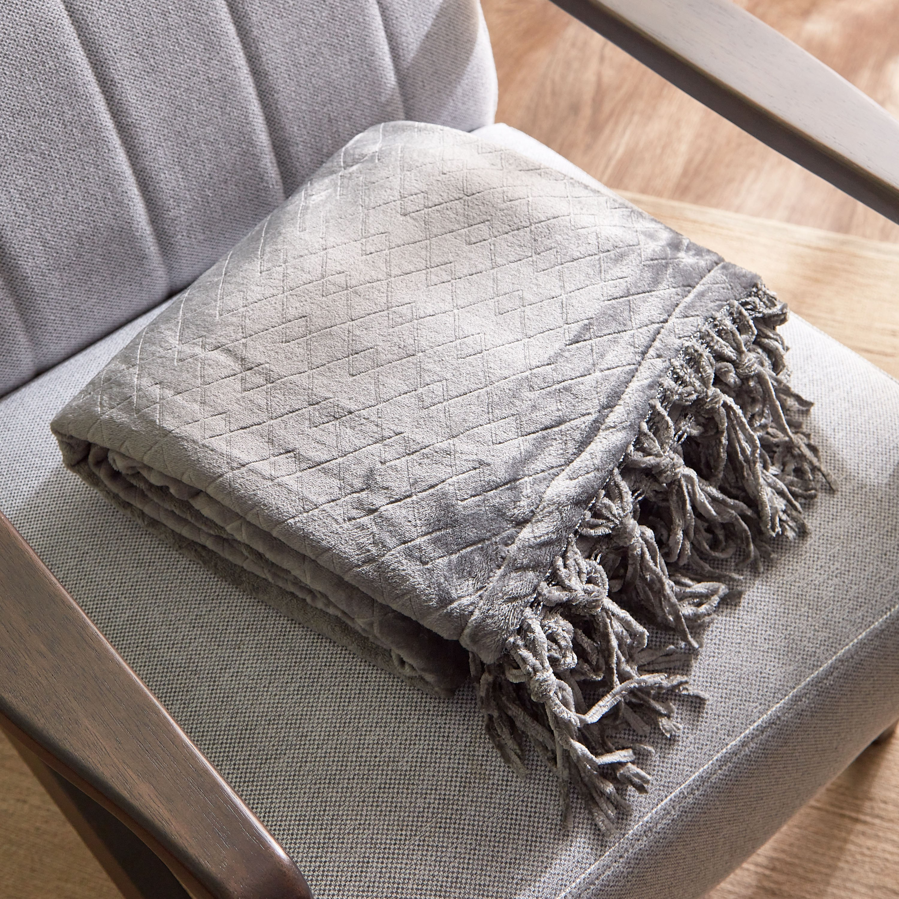Lavish Diamond Embossed Throw - 130x180 cm-hbxhomeware-hbxbedroom-image-4