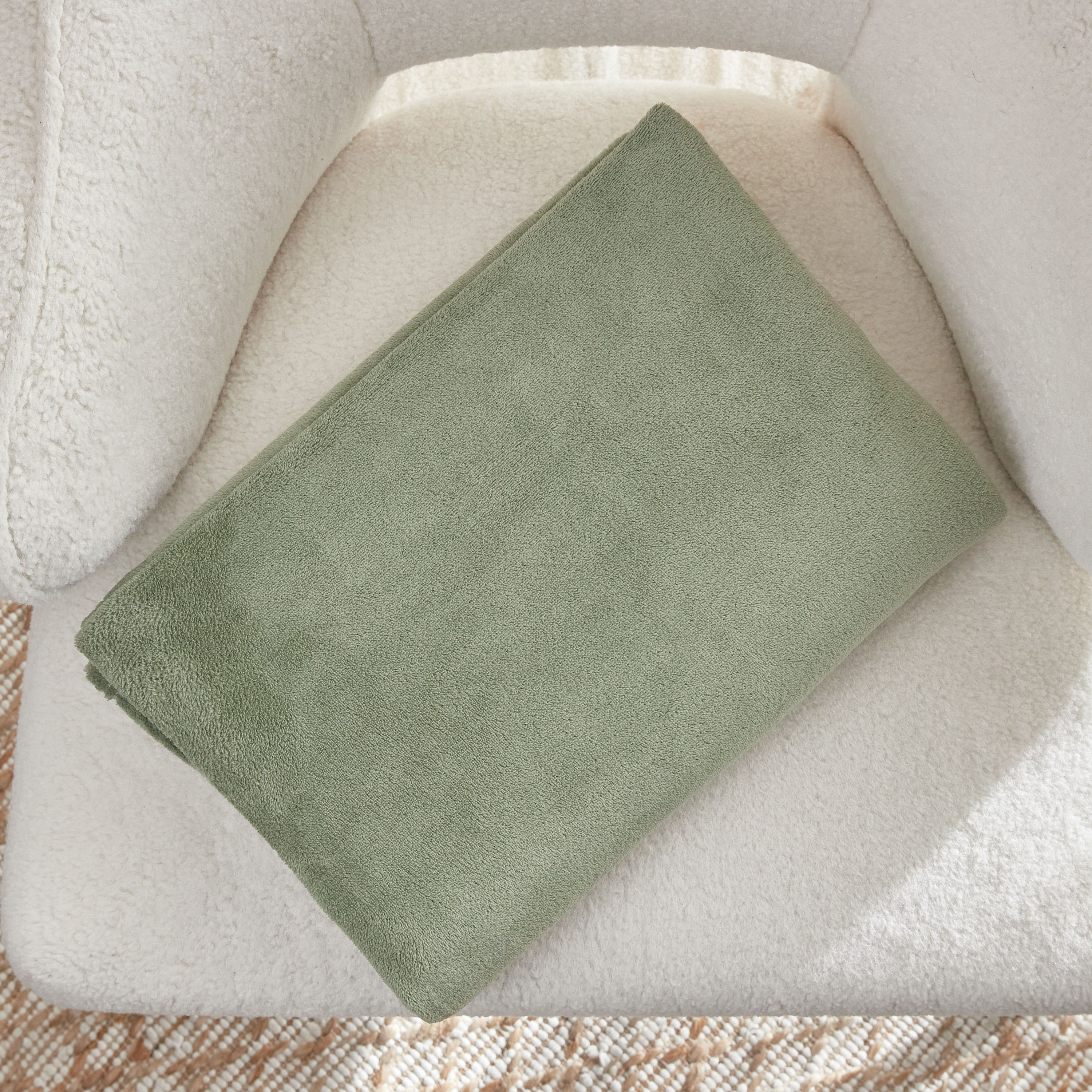 بطانيّة خفيفة صوف كورال سادة من أونتاريو - 170x120 سم-hbxhomeware-hbxbedroom-image-4