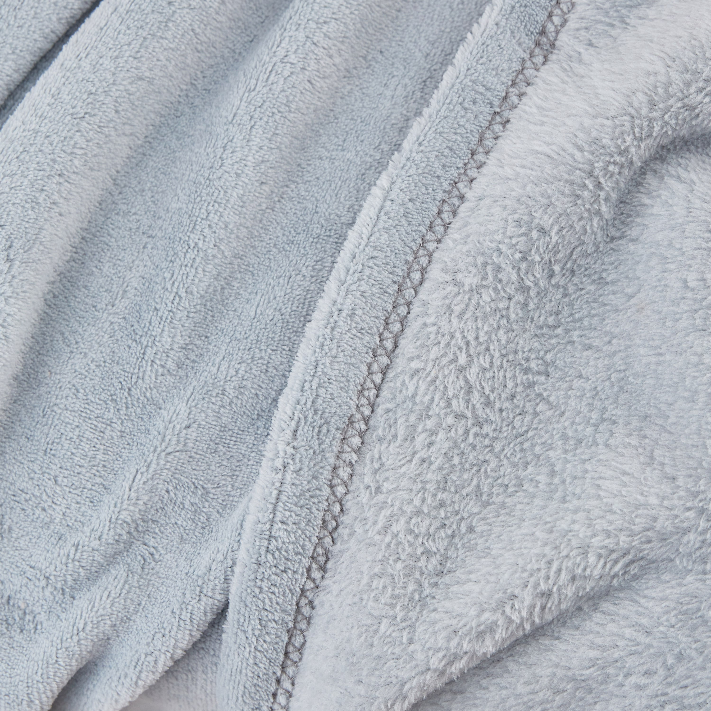 Ontario Solid Coral Fleece Throw - 120x170 cm-hbxhomeware-hbxbedroom-image-3