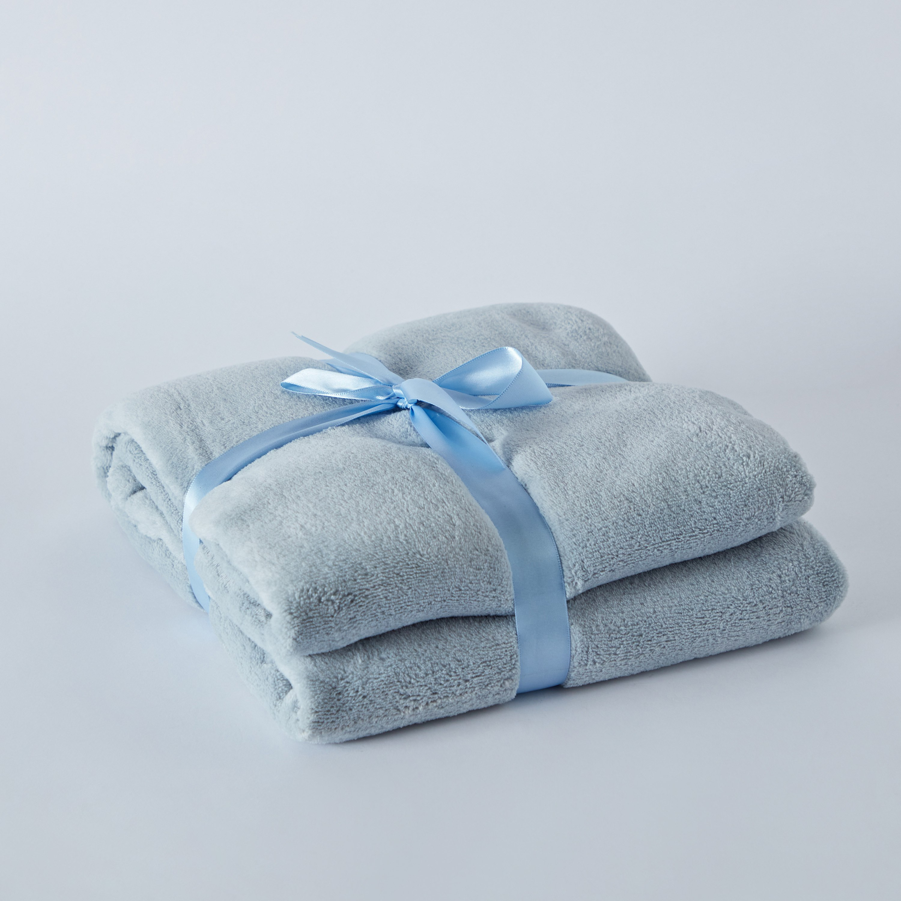 Ontario Solid Coral Fleece Throw - 120x170 cm-hbxhomeware-hbxbedroom-image-6