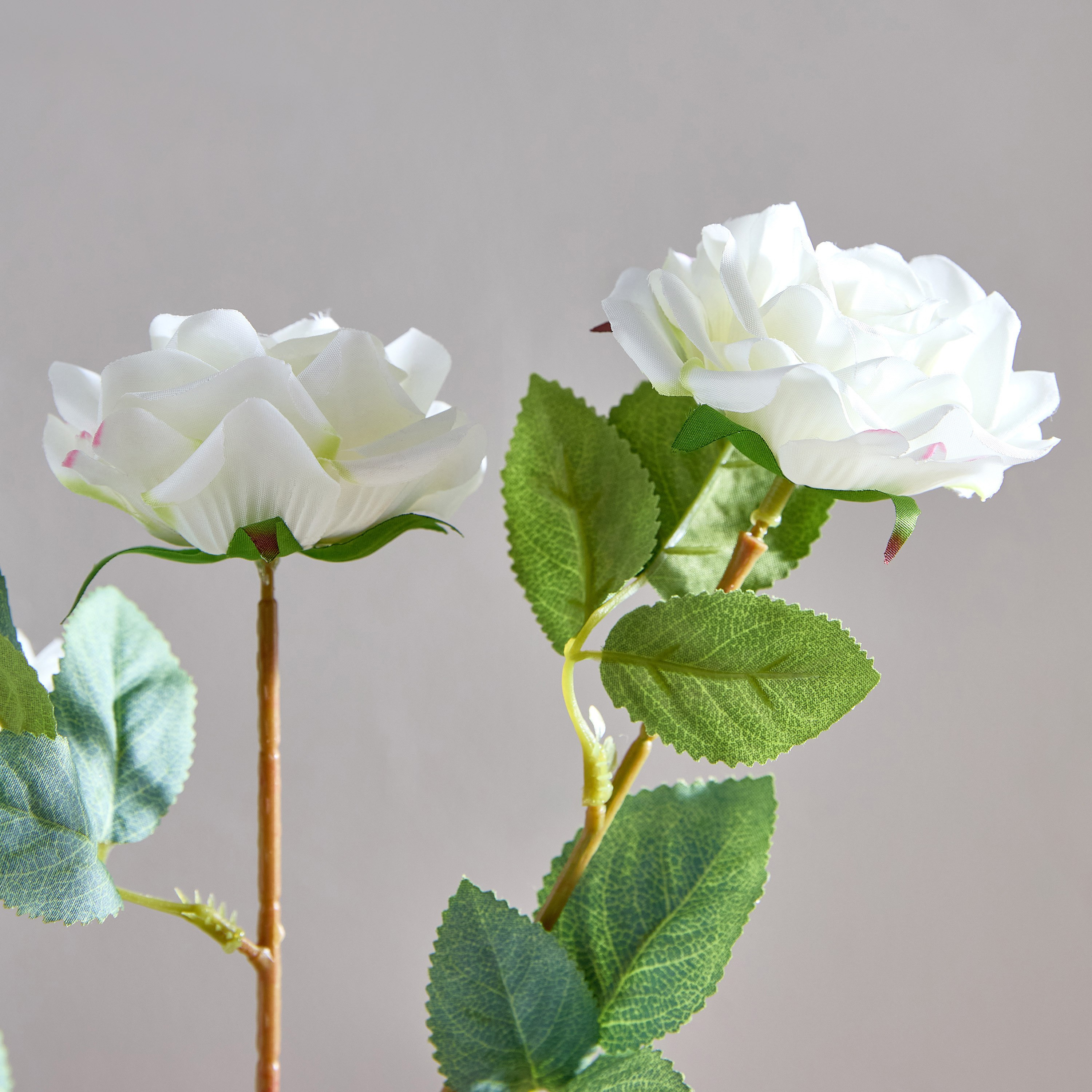 غصن زهرة الورد بـ 4 رؤوس من ليدا - 70 سم-hbxdecorandfurnishings-homeaccessories-artificialflowersandplants-image-3