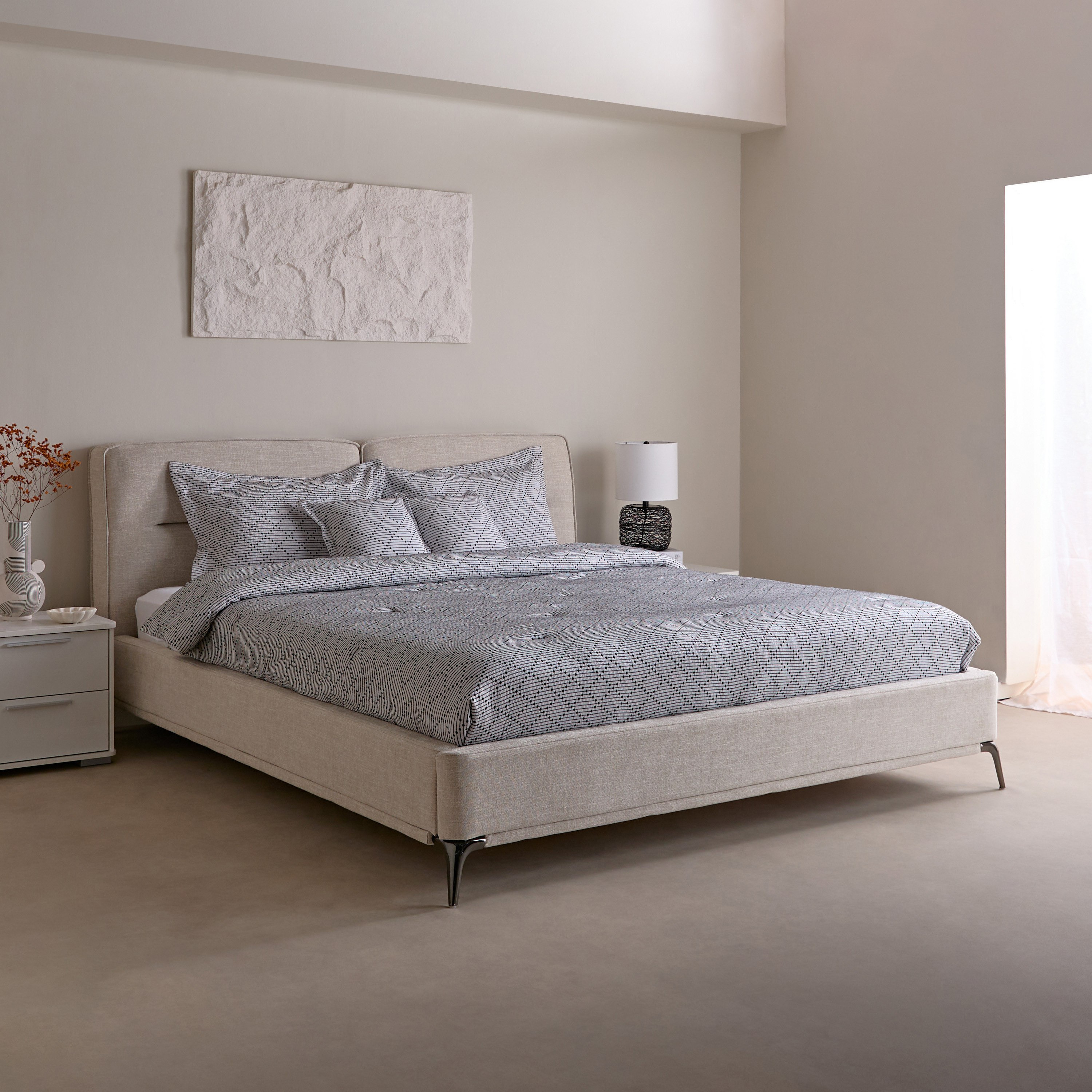 سرير كينج منجد من مارويل كارينا - 180x200 سم-hbxfurniture-bedsandbedsets-beds-king-image-1