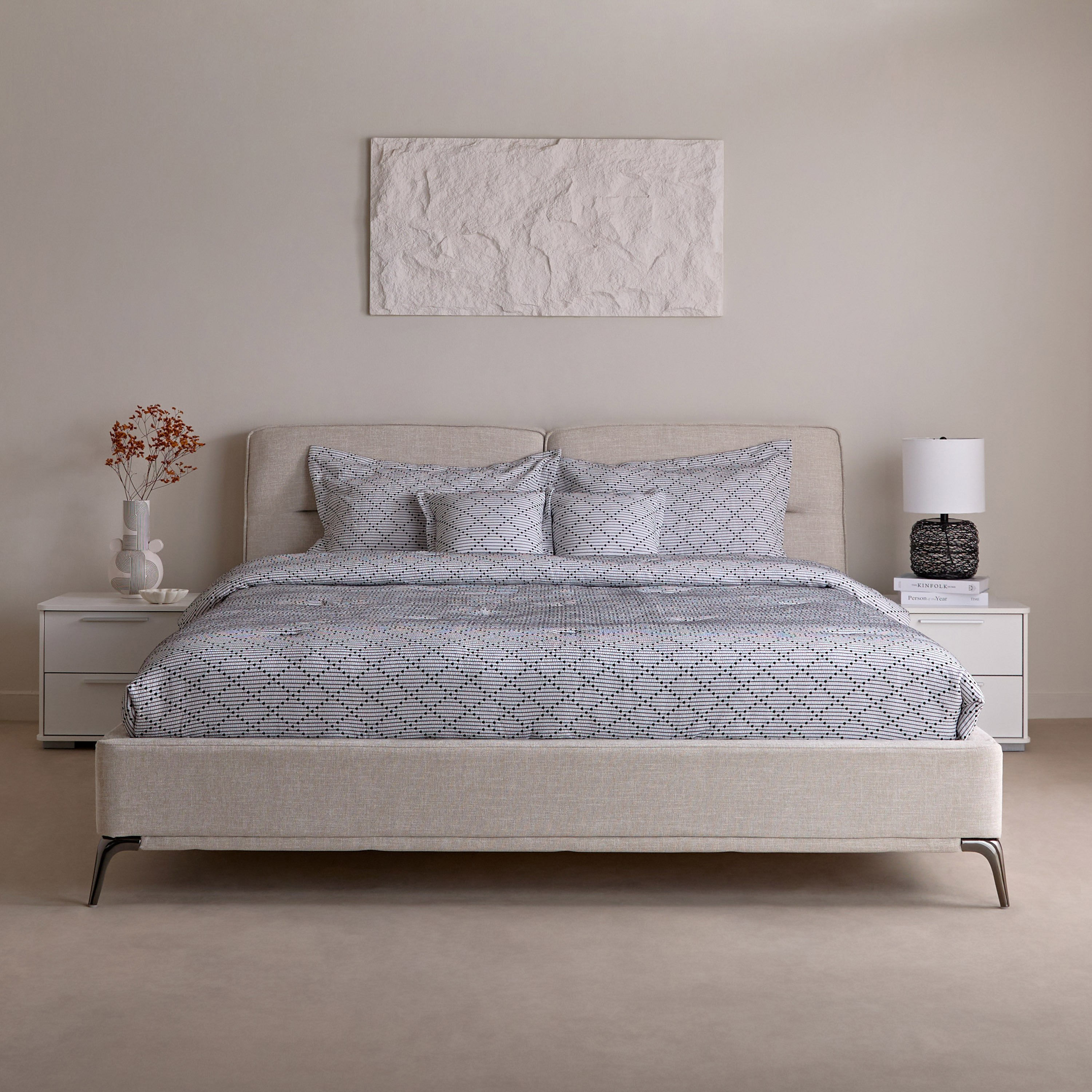 سرير كينج منجد من مارويل كارينا - 180x200 سم-hbxfurniture-bedsandbedsets-beds-king-image-2
