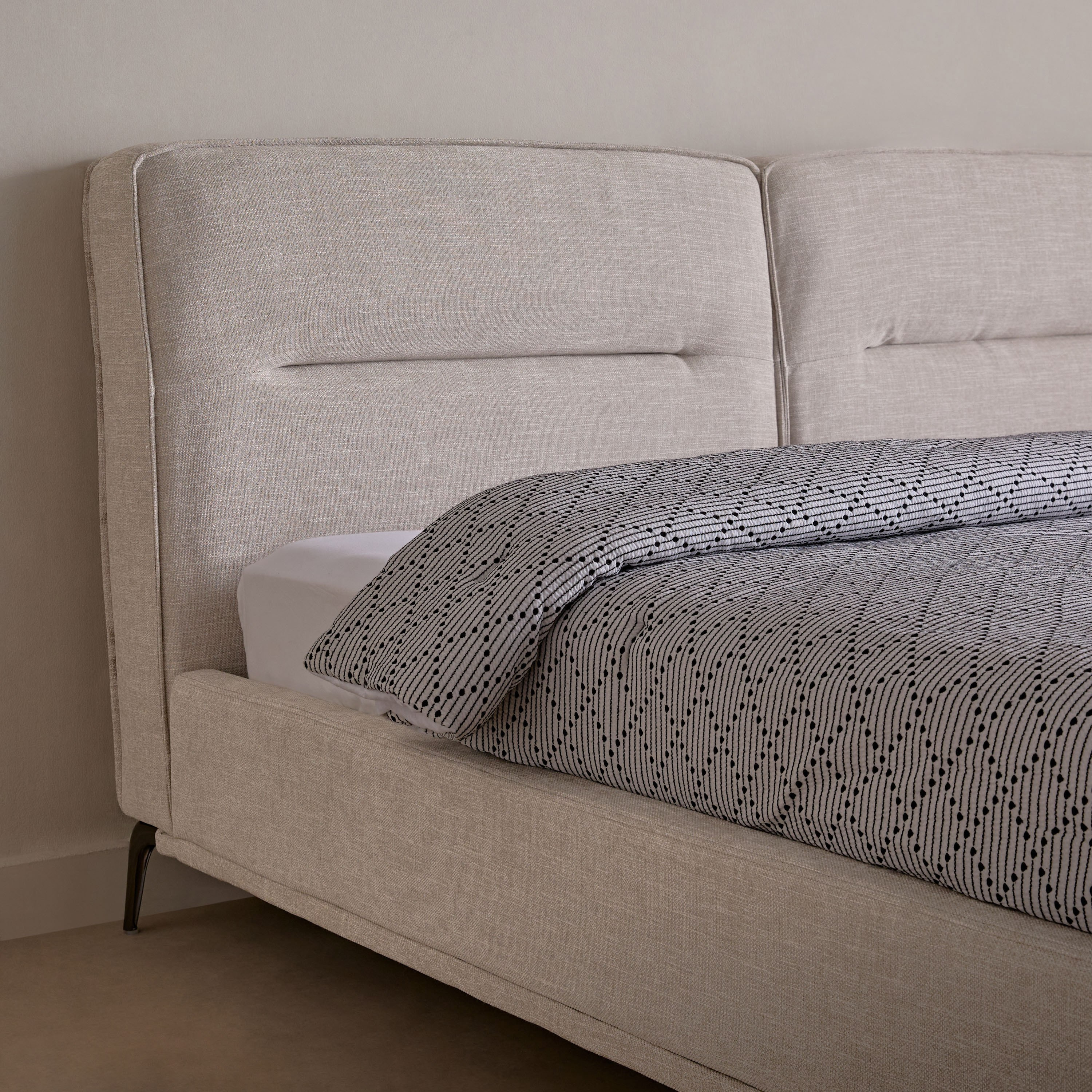 سرير كينج منجد من مارويل كارينا - 180x200 سم-hbxfurniture-bedsandbedsets-beds-king-image-3