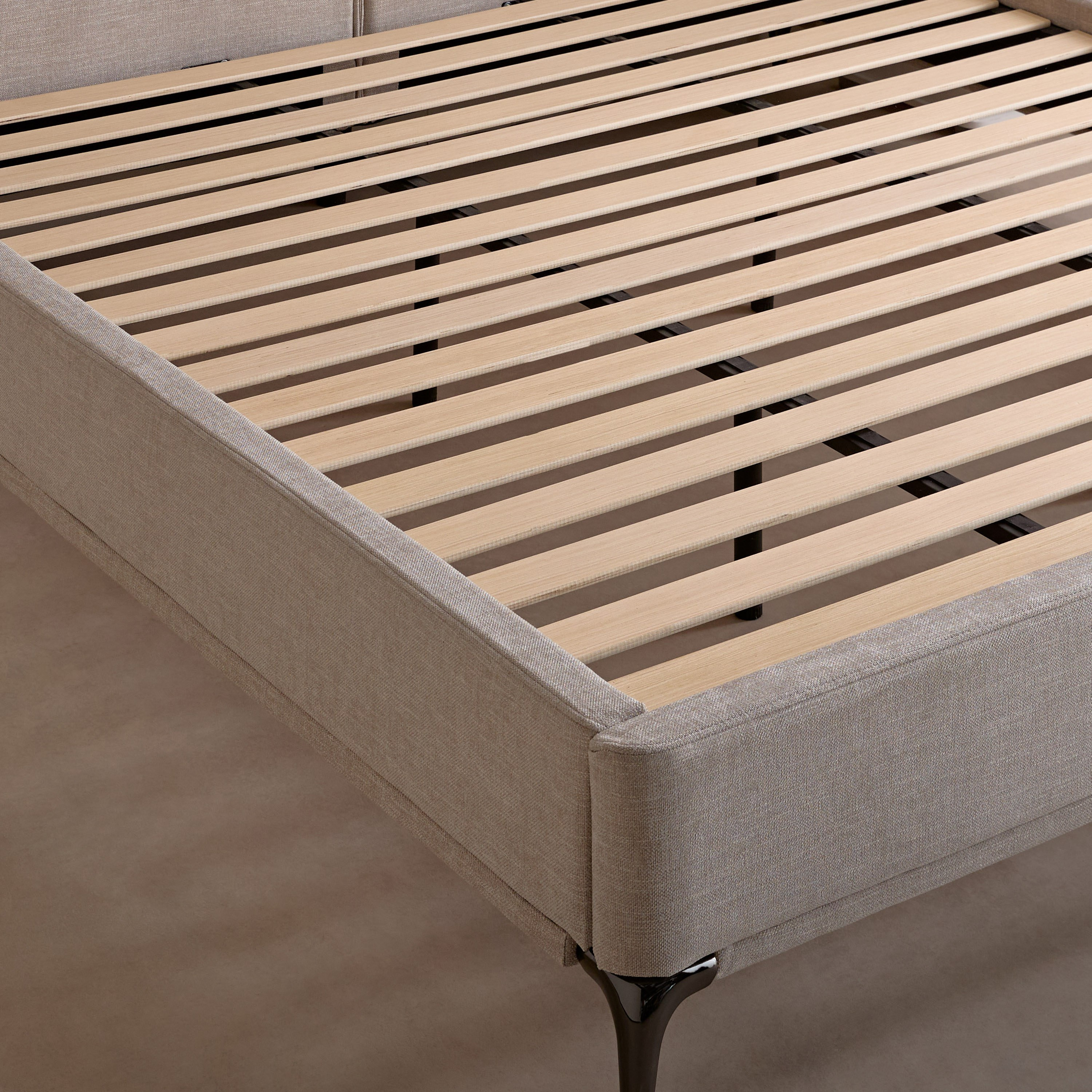 سرير كينج منجد من مارويل كارينا - 180x200 سم-hbxfurniture-bedsandbedsets-beds-king-image-5