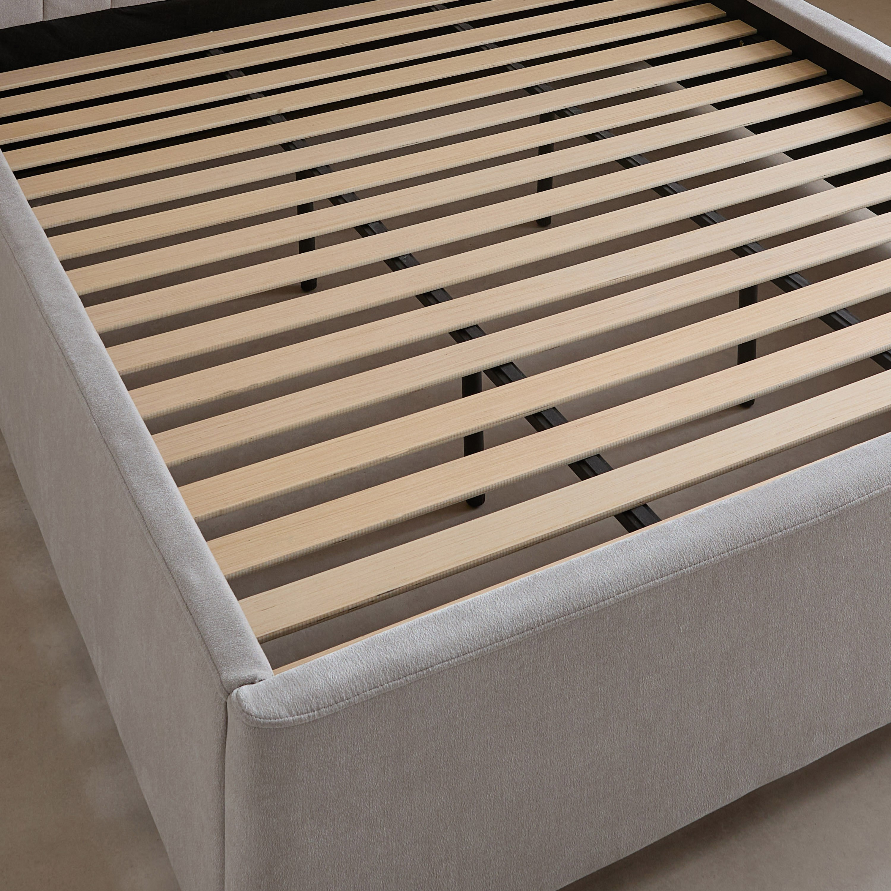 سرير كينج منجّد من داكوتا- 180x200 سم-hbxfurniture-bedsandbedsets-beds-king-image-8