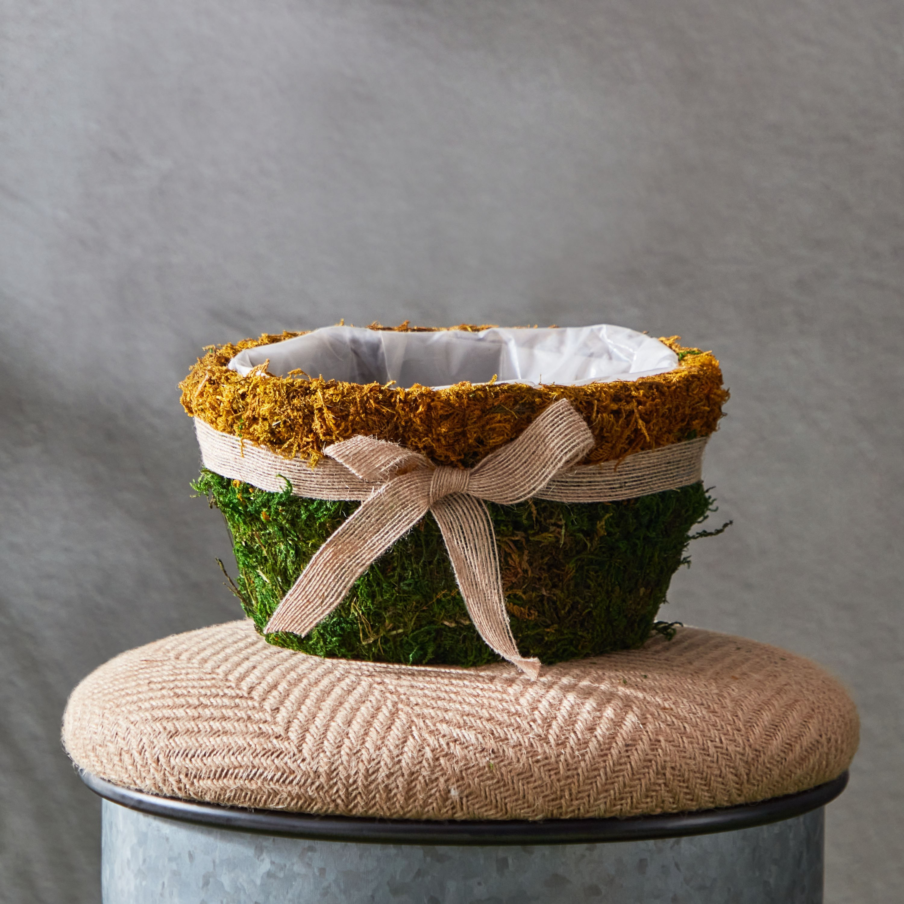 سلة من أعشاب طبيعية مع شريط من لامبر- 20x20x11 سم-hbxhomeware-hbxdecorandfurnishings-image-2
