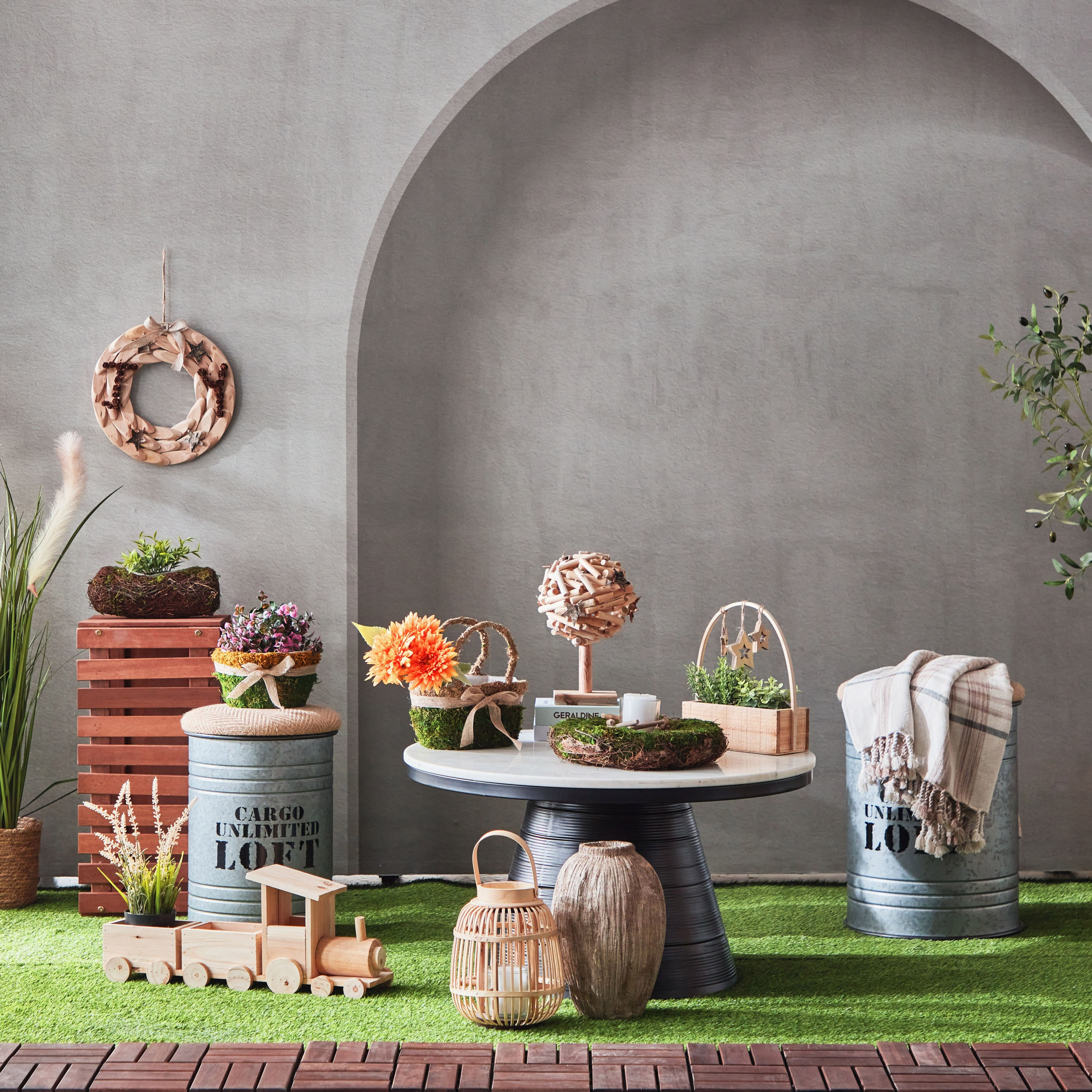 سلة من أعشاب طبيعية مع مقبض من لامبر- 24x16x24 سم-hbxhomeware-hbxdecorandfurnishings-image-5