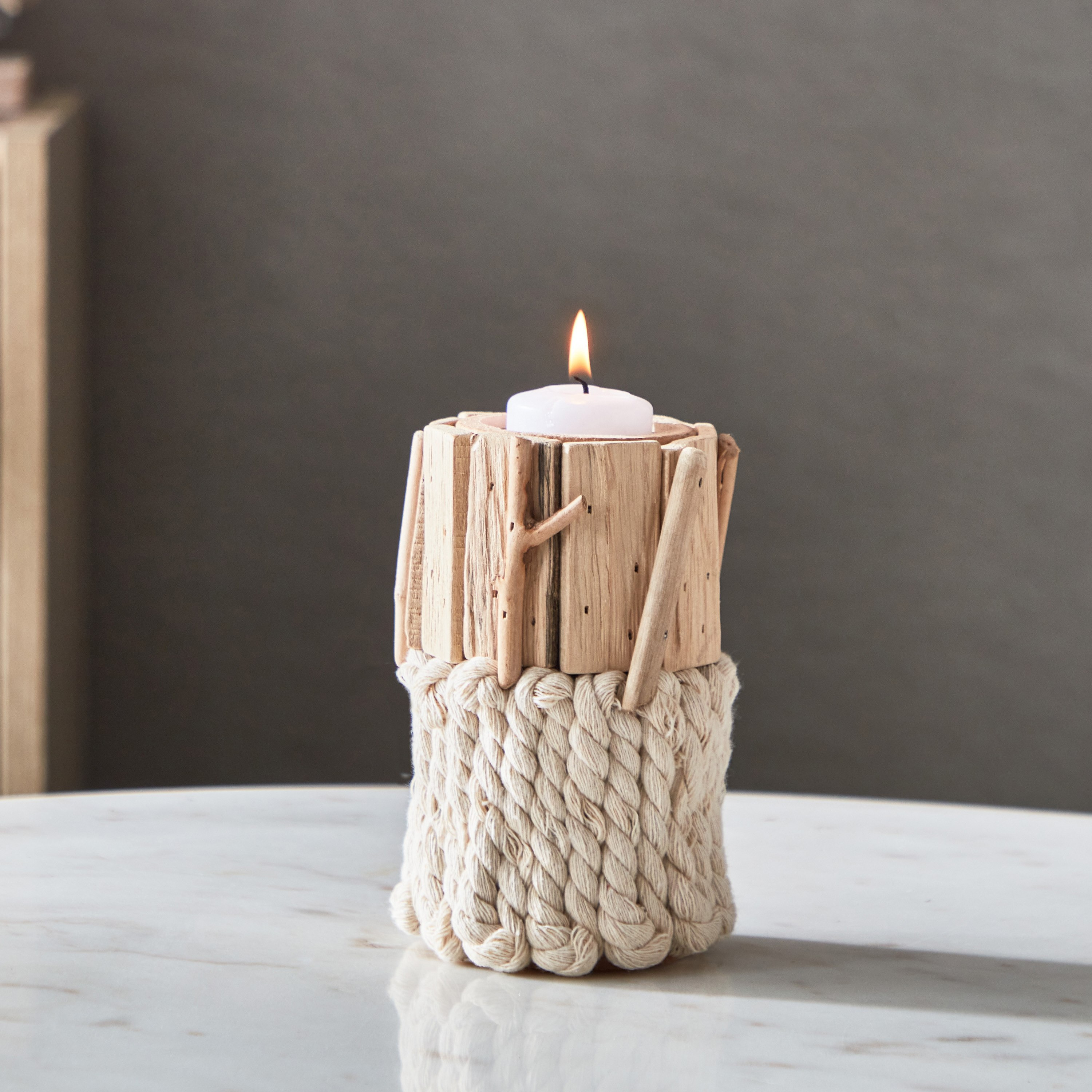 حامل شموع خشب طبيعي من لامبر - 10x10x15 سم-hbxlivingroom-decorandaccessories-candleholders-image-1