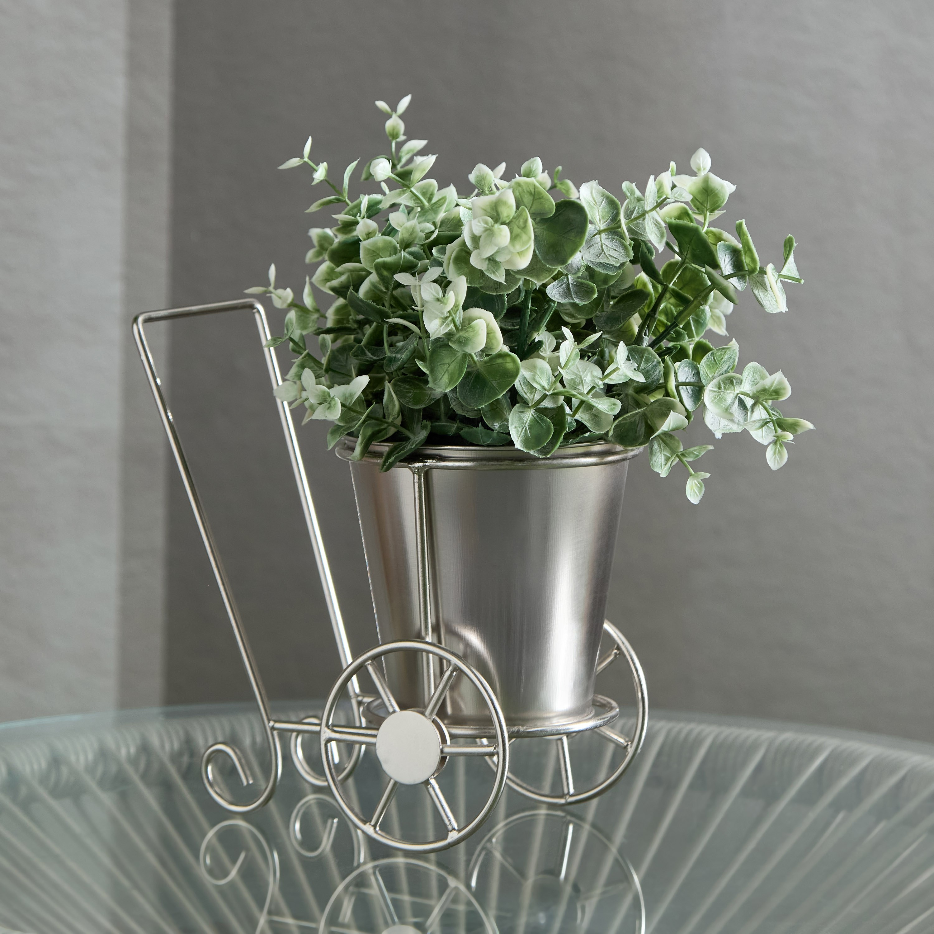 إناء زرع بتصميم عربة من إيس - 18x11x17 سم-hbxhomeware-hbxdecorandfurnishings-image-1