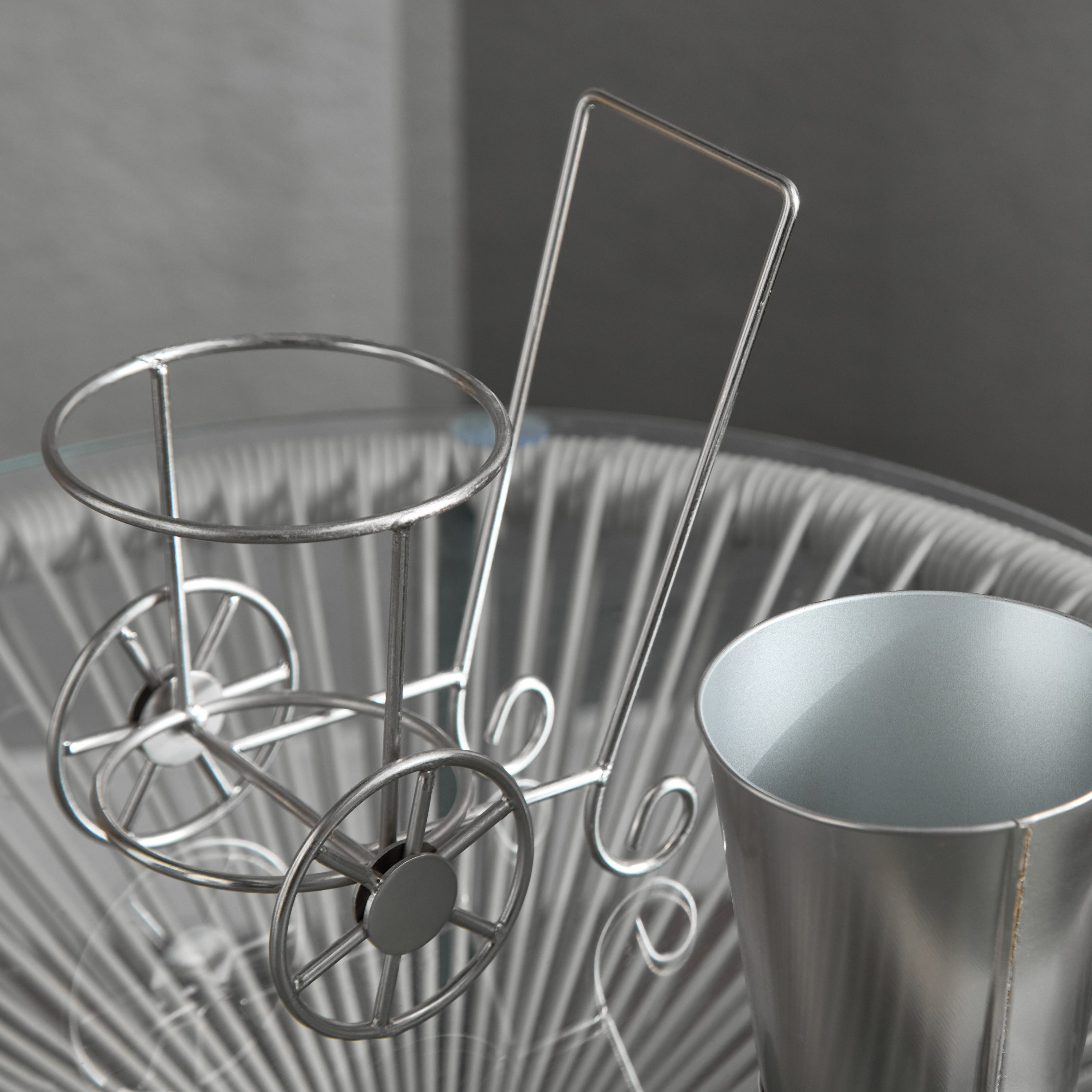 إناء زرع بتصميم عربة من إيس - 18x11x17 سم-hbxhomeware-hbxdecorandfurnishings-image-4