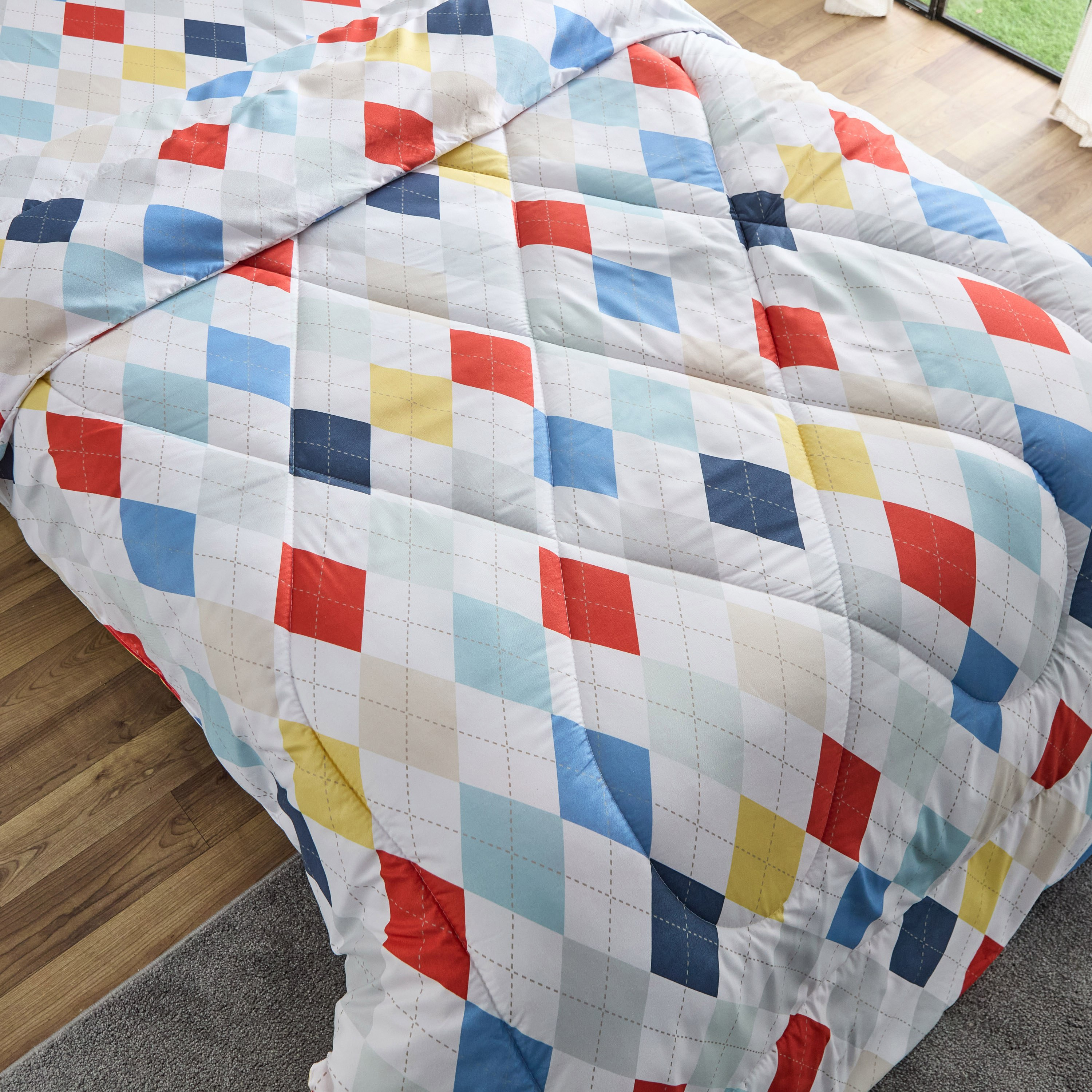 لحاف منقوش فردي من الألياف الدقيقة قابل للاستخدام على الوجهين من نورا - 135x220 سم-hbxhomeware-hbxkidsandyouth-image-3