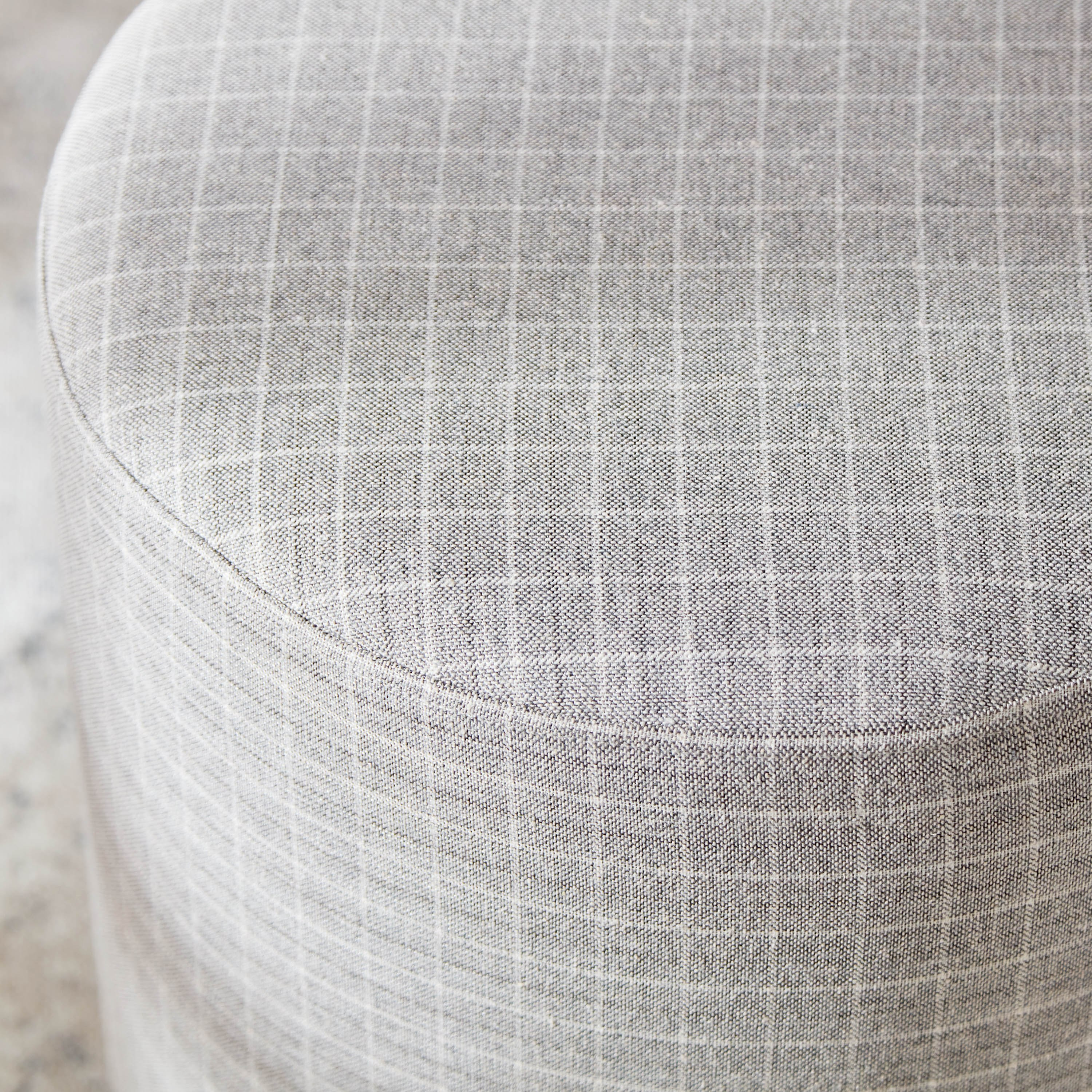 مقعد عثماني قماشي من إيربان-hbxlivingroom-sofasandarmchairs-ottomansandfootstools-image-3