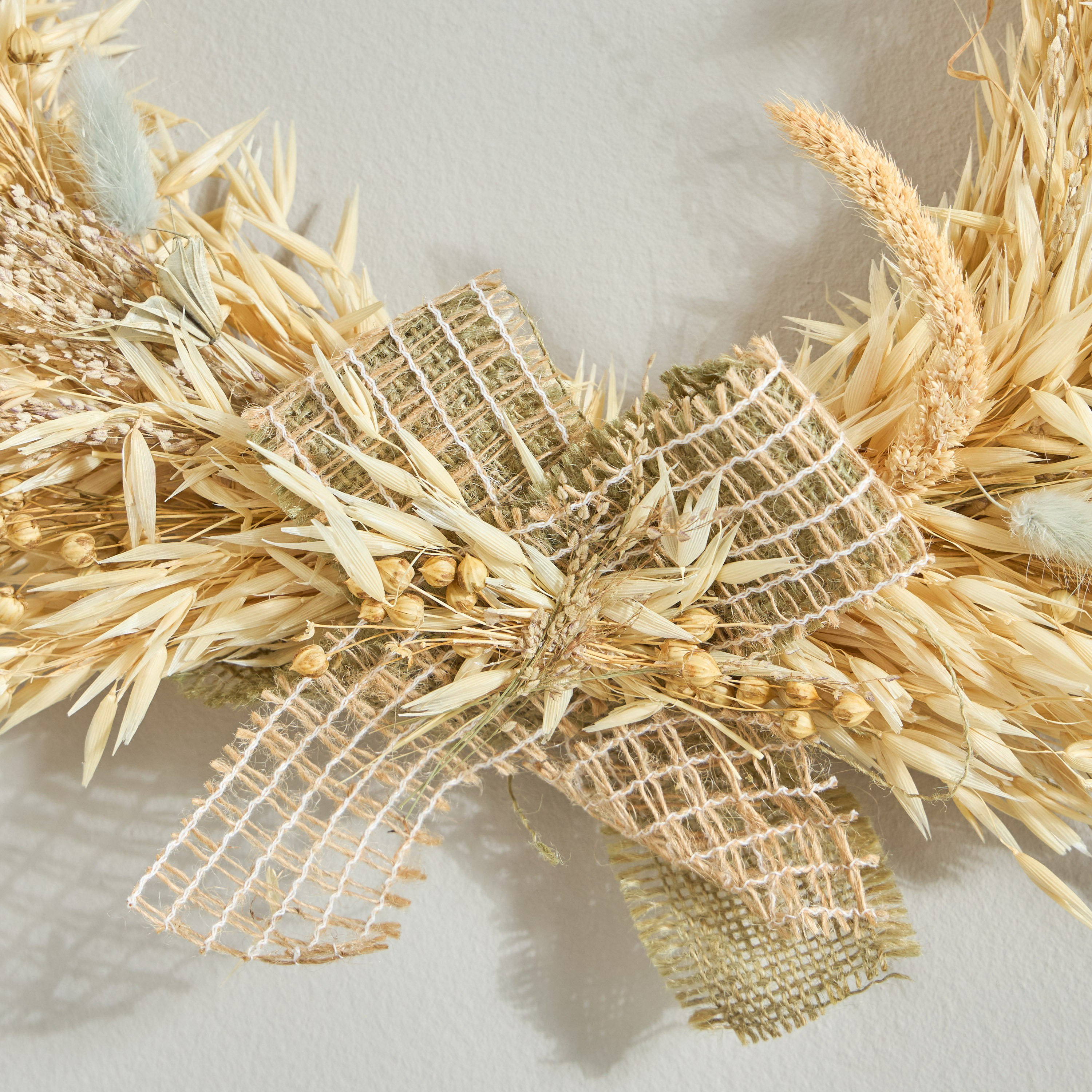 Miley Dried Flower Star Grass Wreath - 36x5x36 cm-hbxdecorandfurnishings-homeaccessories-artificialflowersandplants-image-2