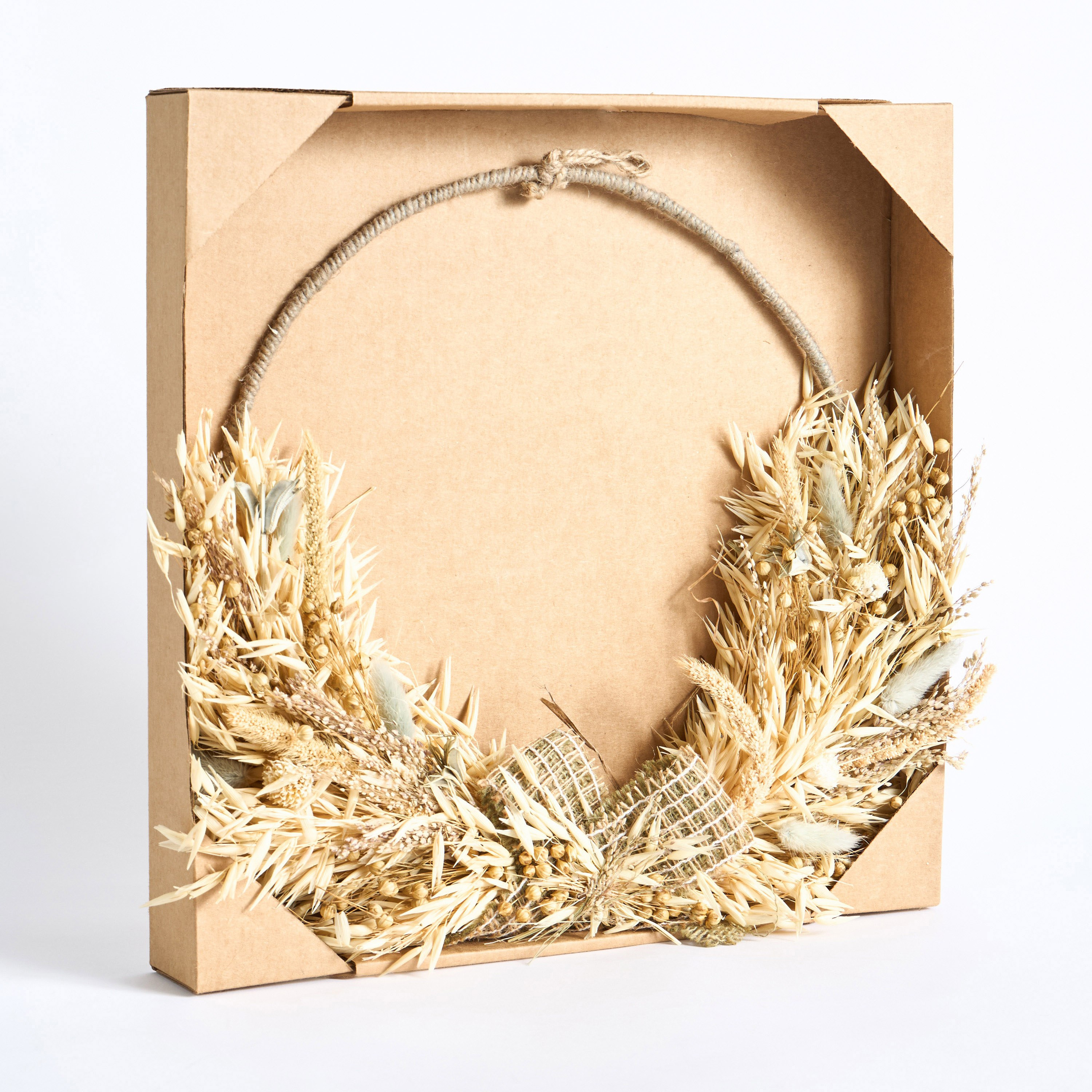 Miley Dried Flower Star Grass Wreath - 36x5x36 cm-hbxdecorandfurnishings-homeaccessories-artificialflowersandplants-image-4