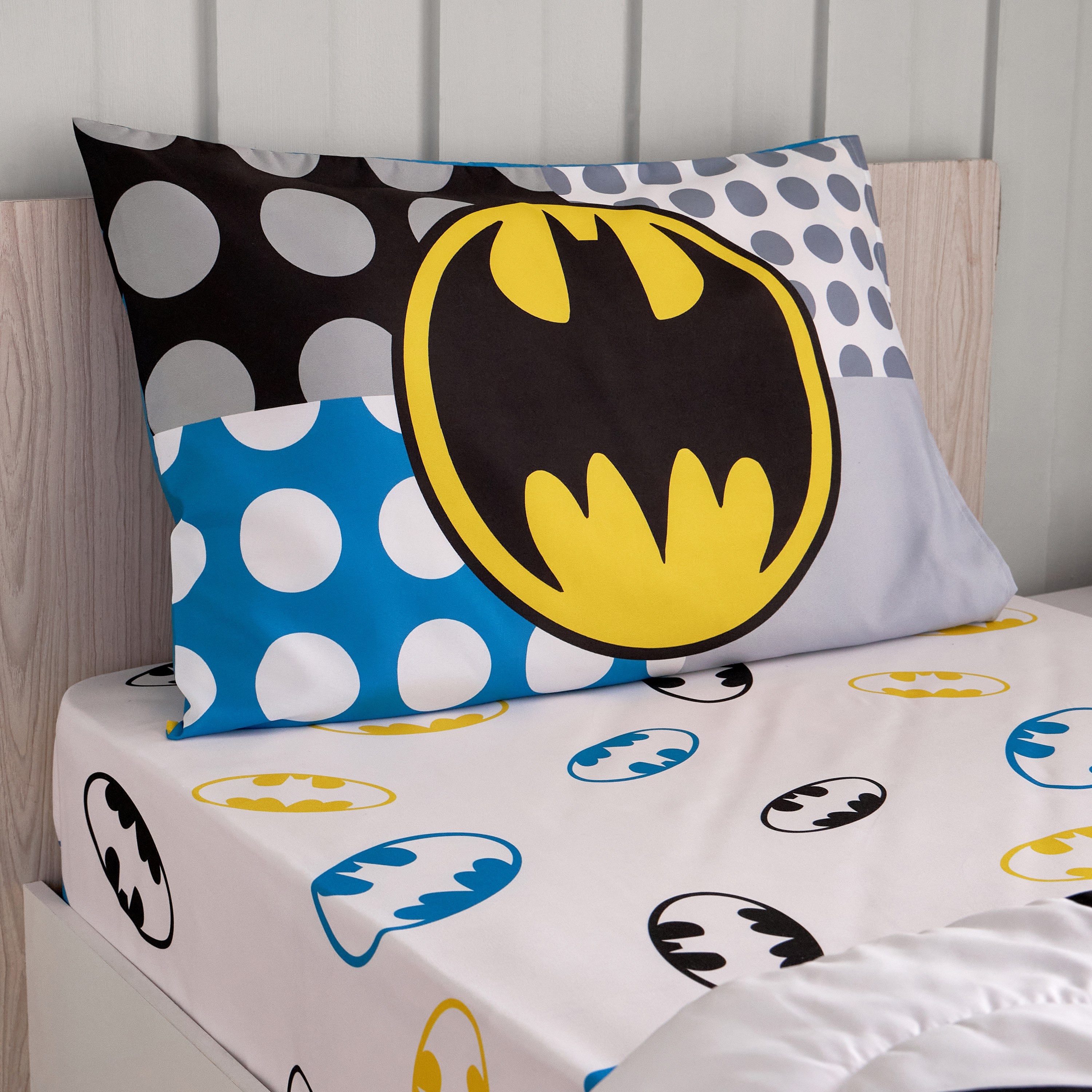 Batman 2-Piece Single Comforter Set - 135x220 cm-hbxhomeware-hbxkidsandyouth-image-4