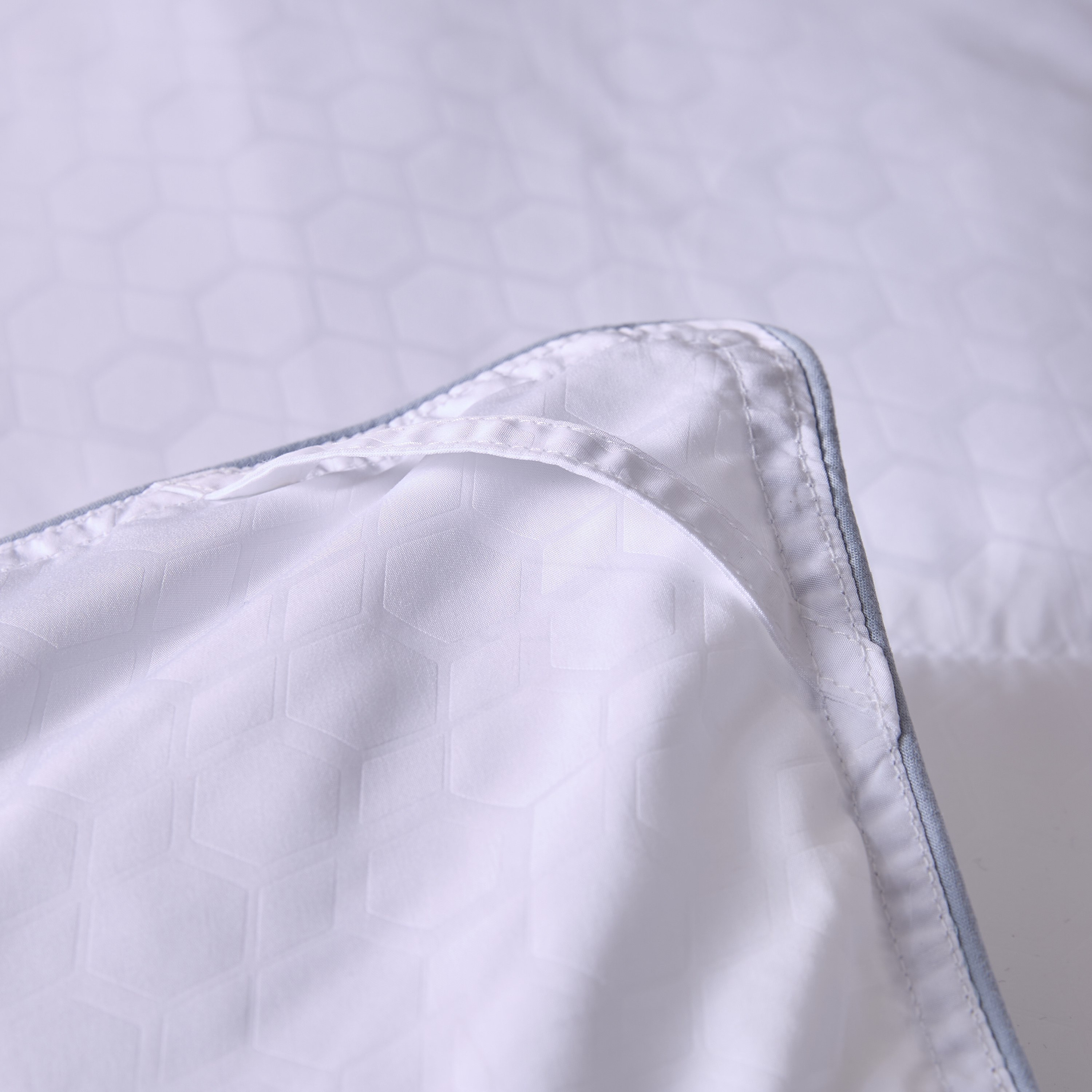 PureShield Single Antimicrobial MicroGel Duvet - 135x200 cm-hbxdecorandfurnishings-bedding-duvetsandpillows-image-5