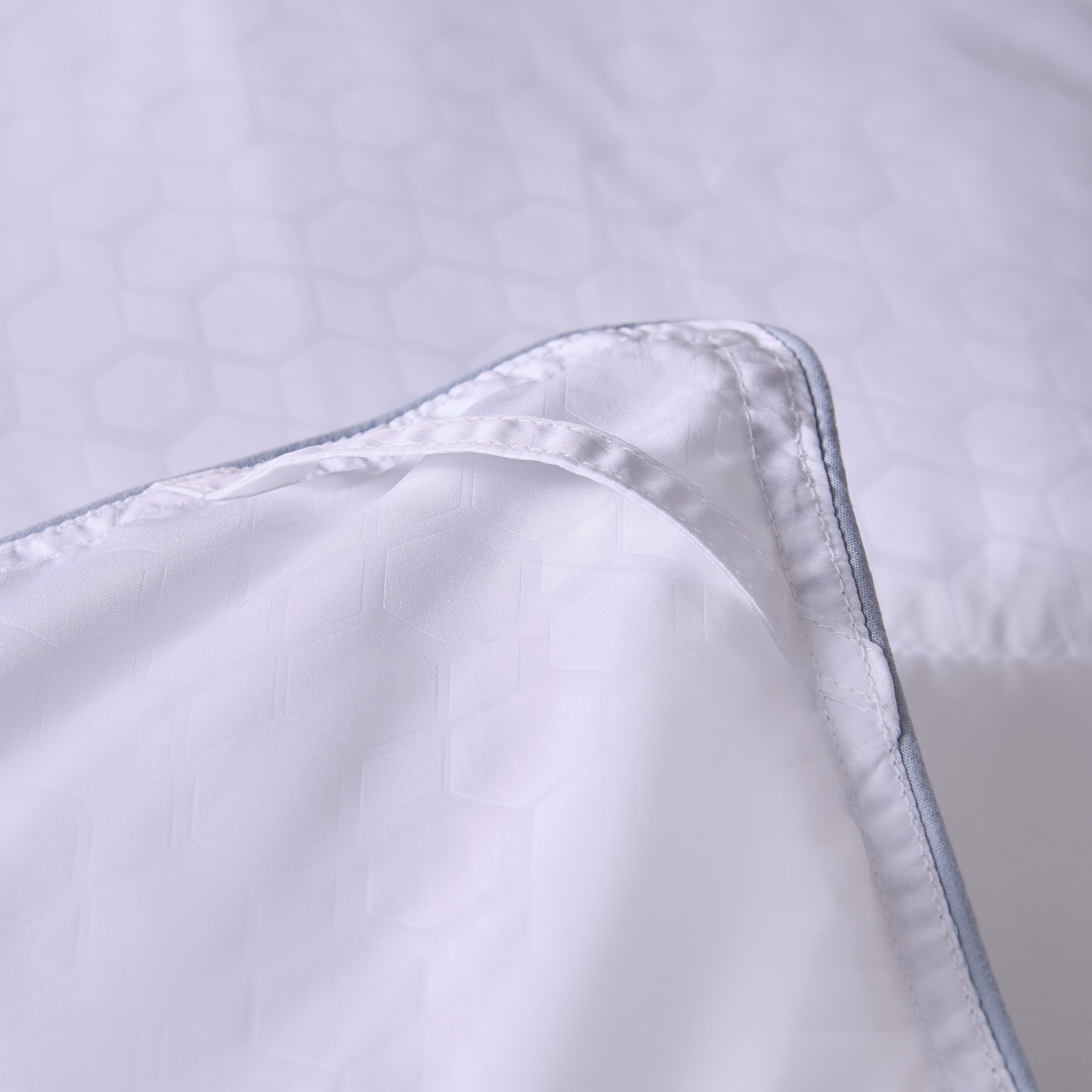 PureShield Twin Antimicrobial MicroGel Duvet - 150x220 cm-hbxdecorandfurnishings-bedding-duvetsandpillows-image-5