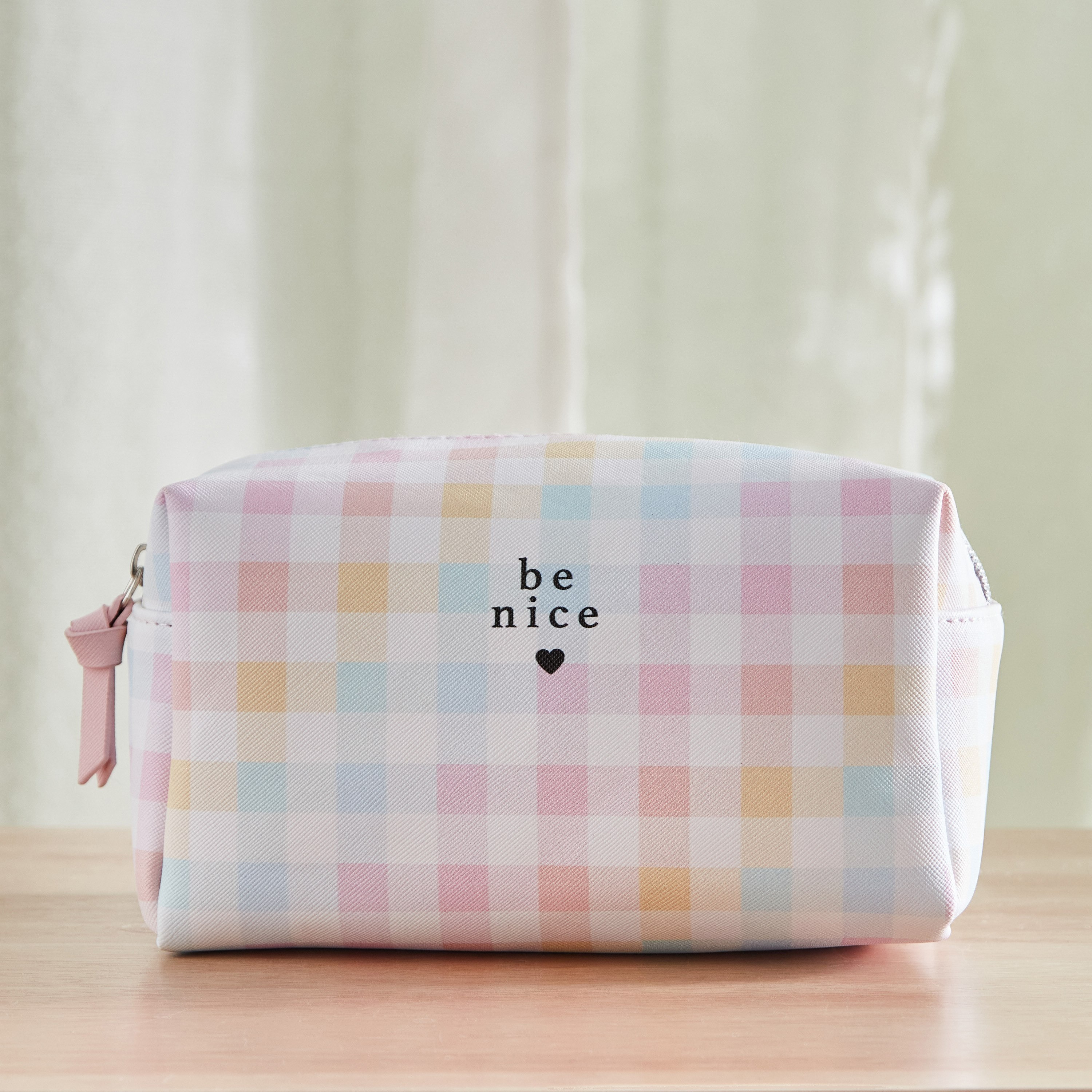 شنطة مستحضرات تجميل من بوب باليت-hbxkidsandyouth-playroom-stationery-image-1