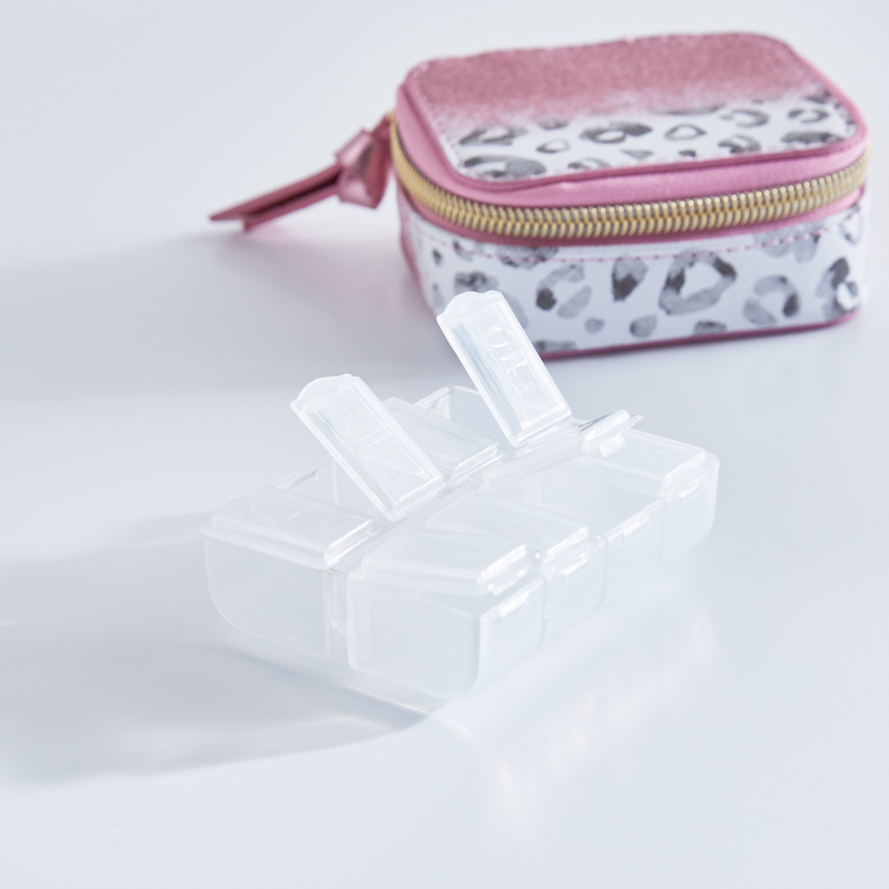 صندوق حبوب الدواء من وايلد جلام-hbxkidsandyouth-playroom-stationery-image-3