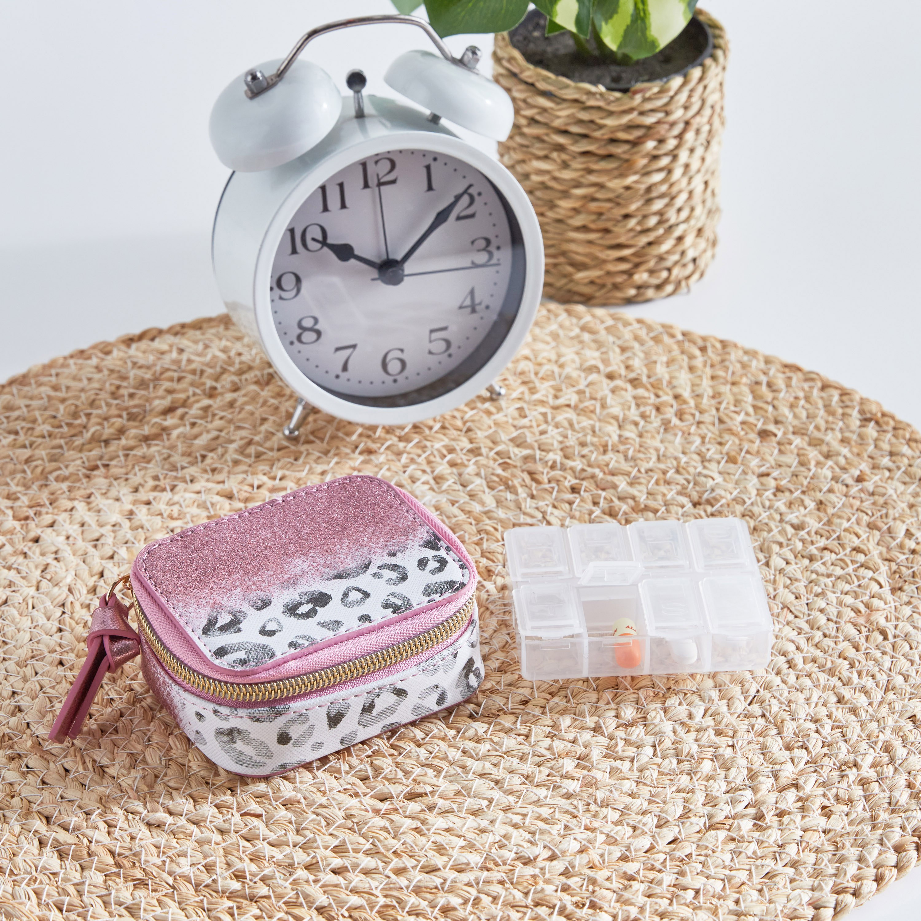 صندوق حبوب الدواء من وايلد جلام-hbxkidsandyouth-playroom-stationery-image-4