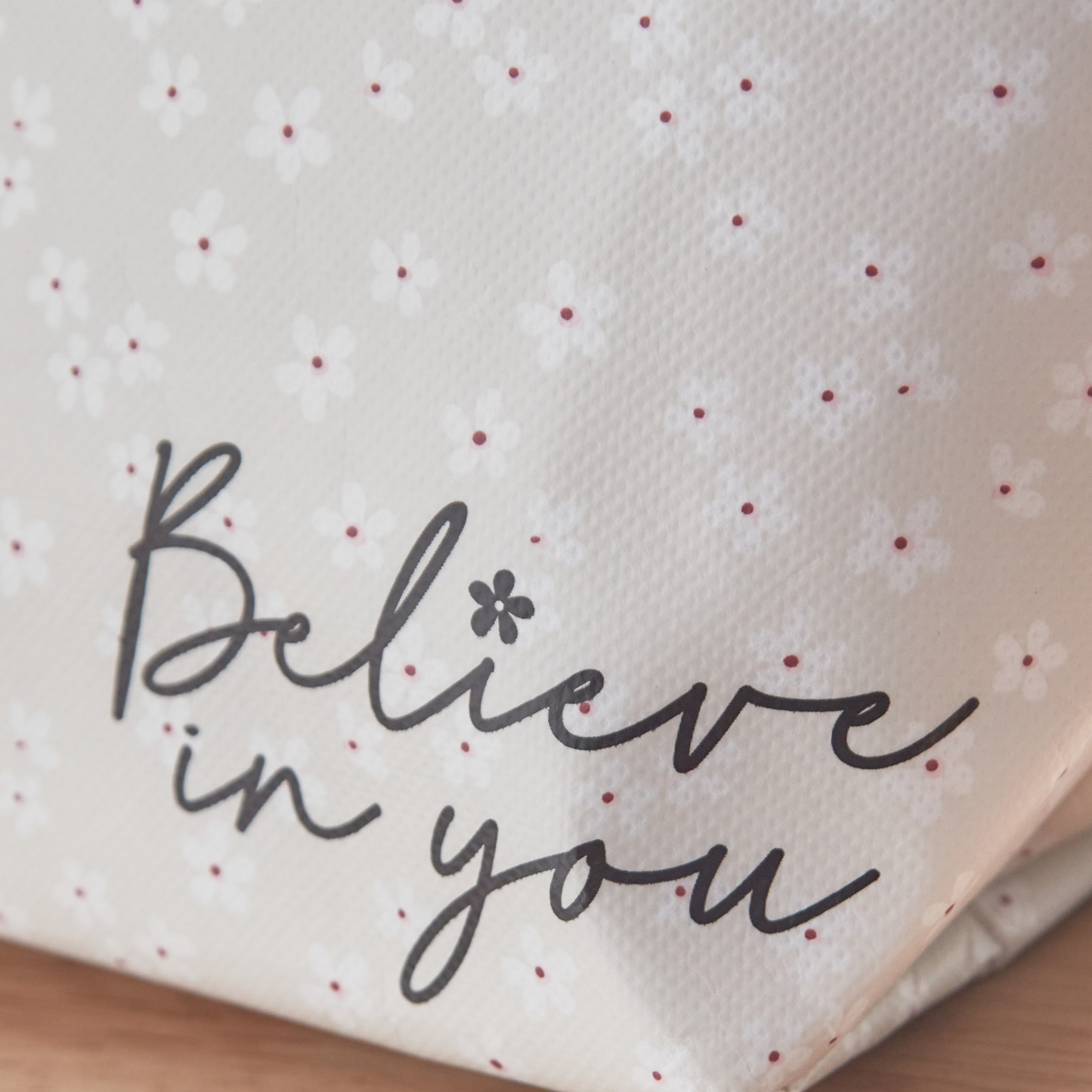 Daisy Field Lunch Tote-hbxkidsandyouth-playroom-stationery-image-2