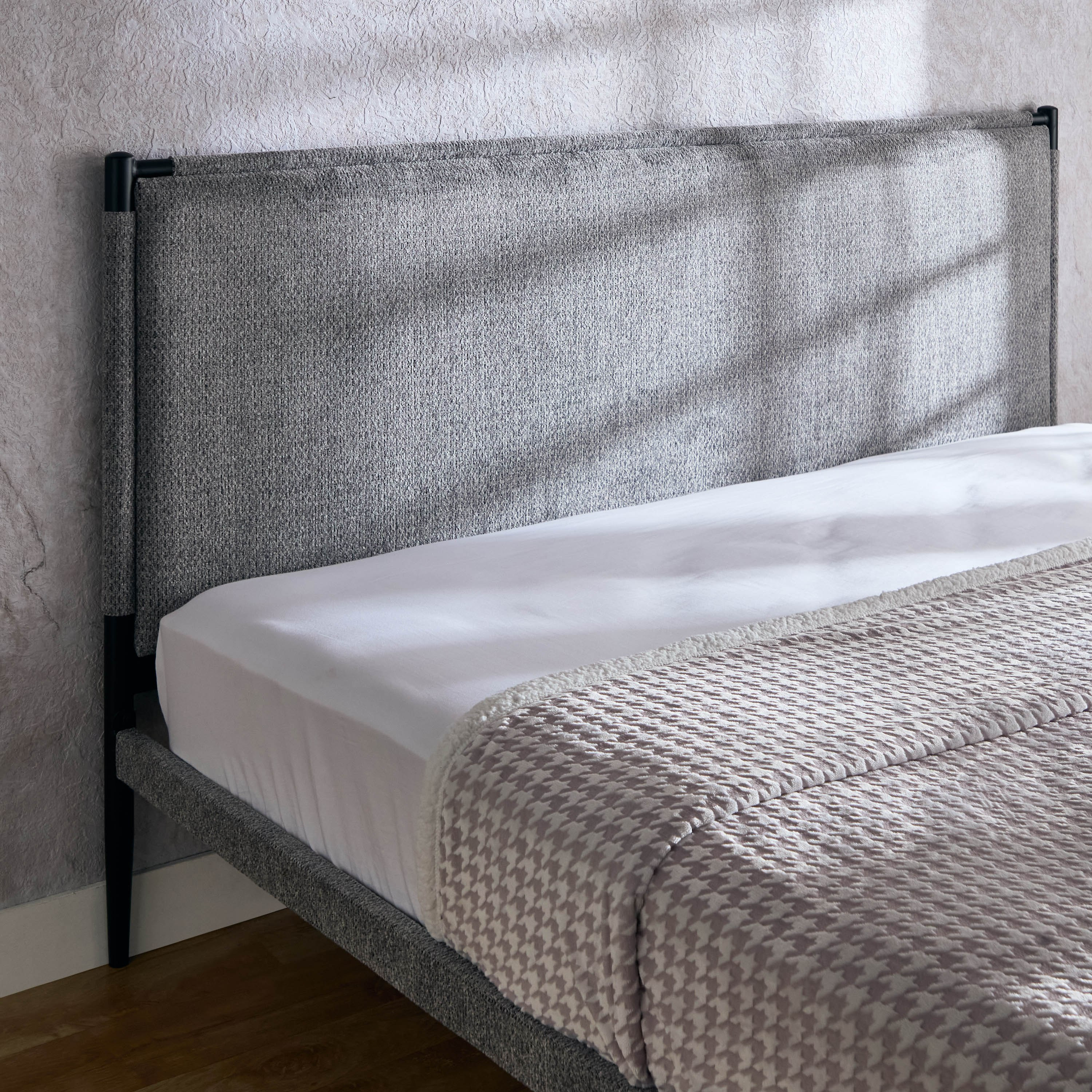 سرير كينج معدني منجّد - فنلاند من موڤو - 180×200 سم-hbxfurniture-bedsandbedsets-beds-king-image-3