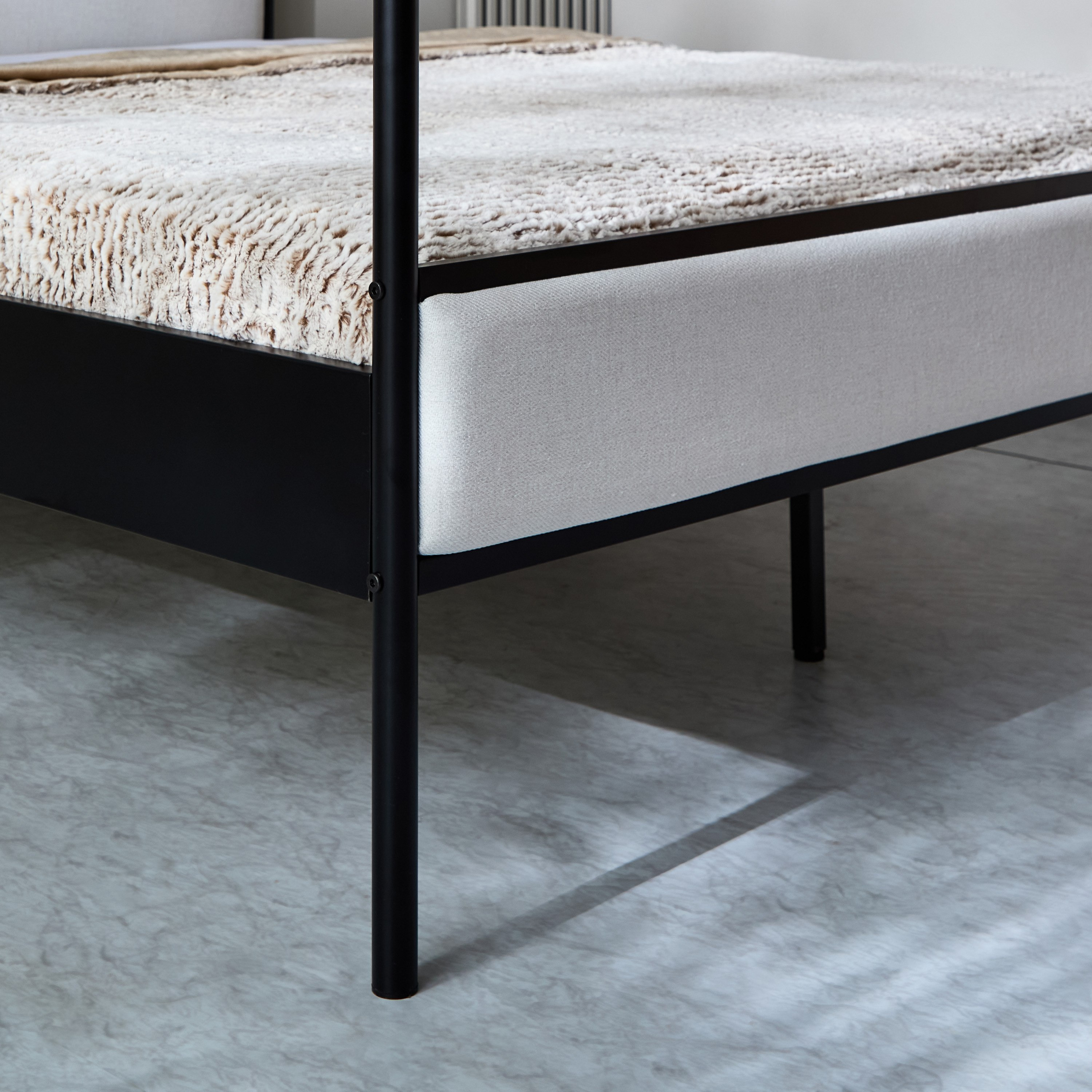 سرير كوين منجد معدن بمظلة آبي من مارويل- 160x200 سم-hbxbedroom-bedsandbedsets-beds-queen-image-9