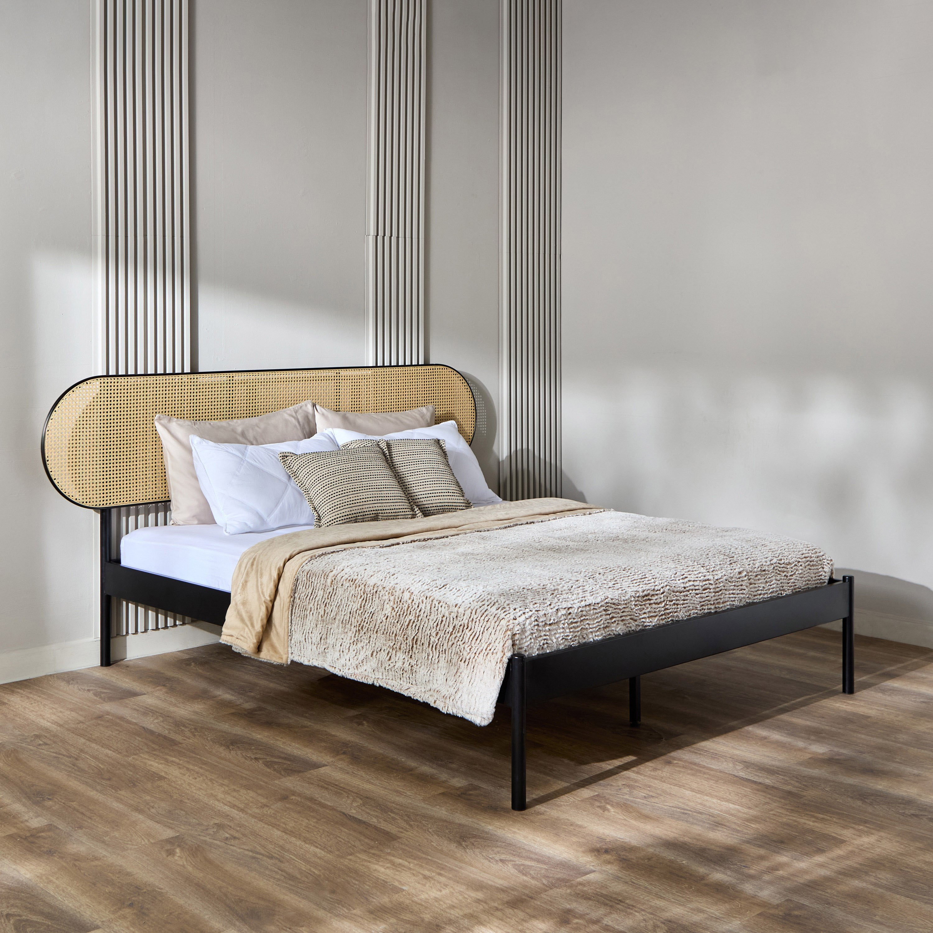 سرير كينج معدني روطان - أوربان كان من موڤو - 180×200 سم-hbxfurniture-bedsandbedsets-beds-king-image-1