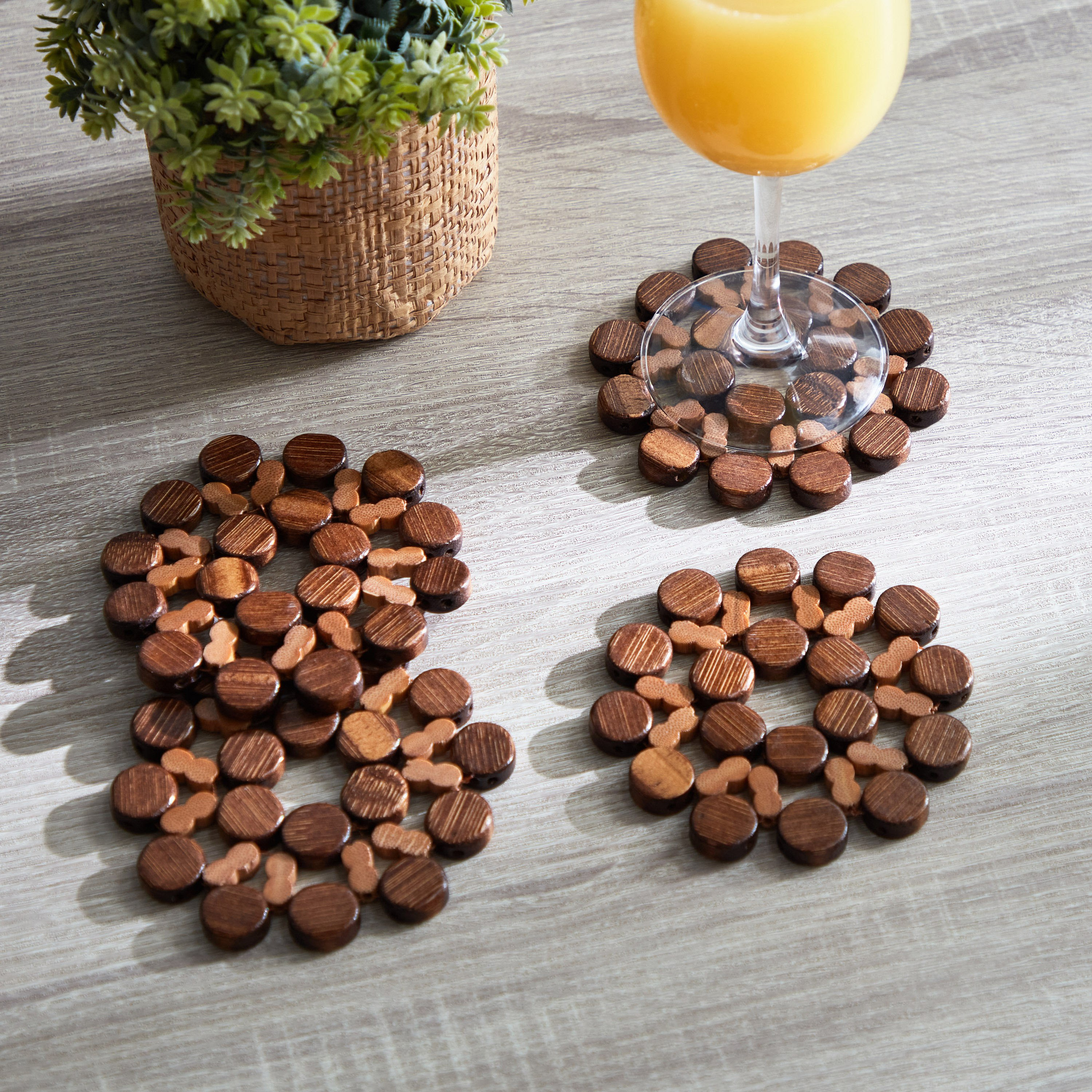طقم قواعد أكواب 4 قطع من وودلوكس - 10 سم-hbxdecorandfurnishings-homefurnishings-tablelinens-image-1