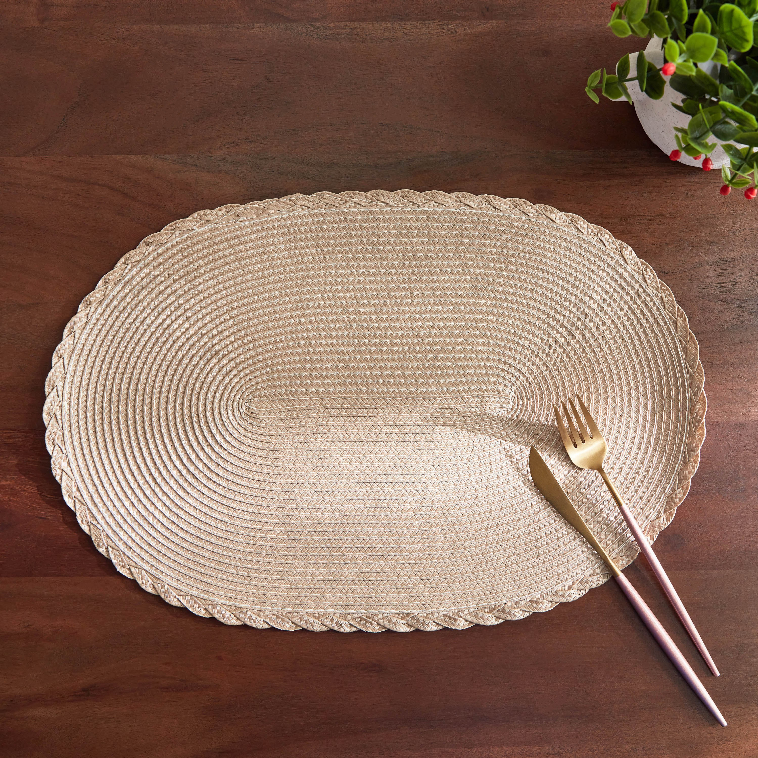 Miso Oval Polypropylene Placemat - 30x45 cm-hbxdecorandfurnishings-homefurnishings-tablelinens-image-1