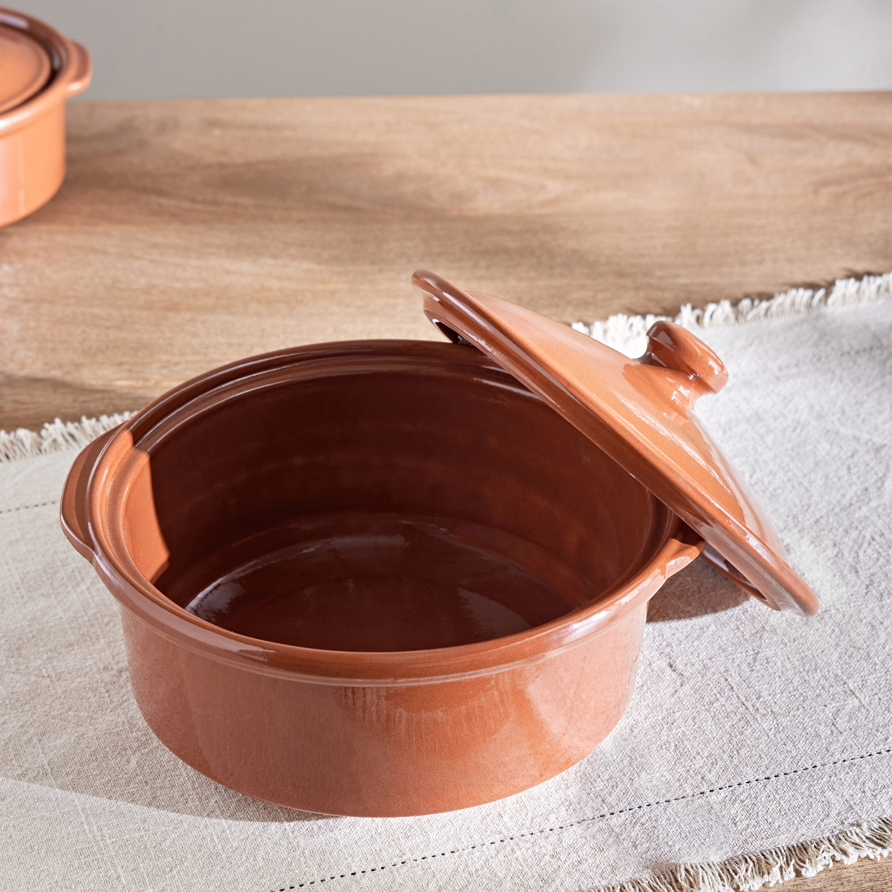 قدر للطهي والتقديم من أرسيلا - 30 سم-hbxdecorandfurnishings-tabletop-serveware-image-2