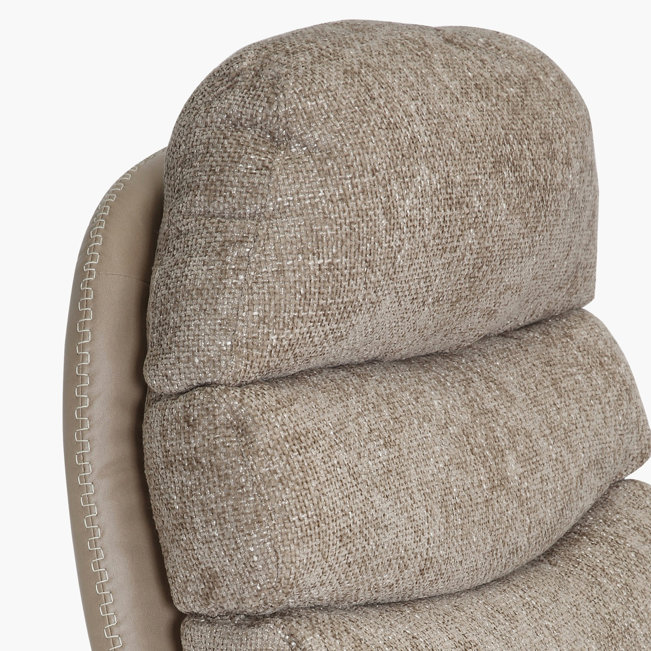 كرسي فردي قماش مع مقعد داعم من بريستول-hbxlivingroom-sofasandarmchairs-easychairs-image-11
