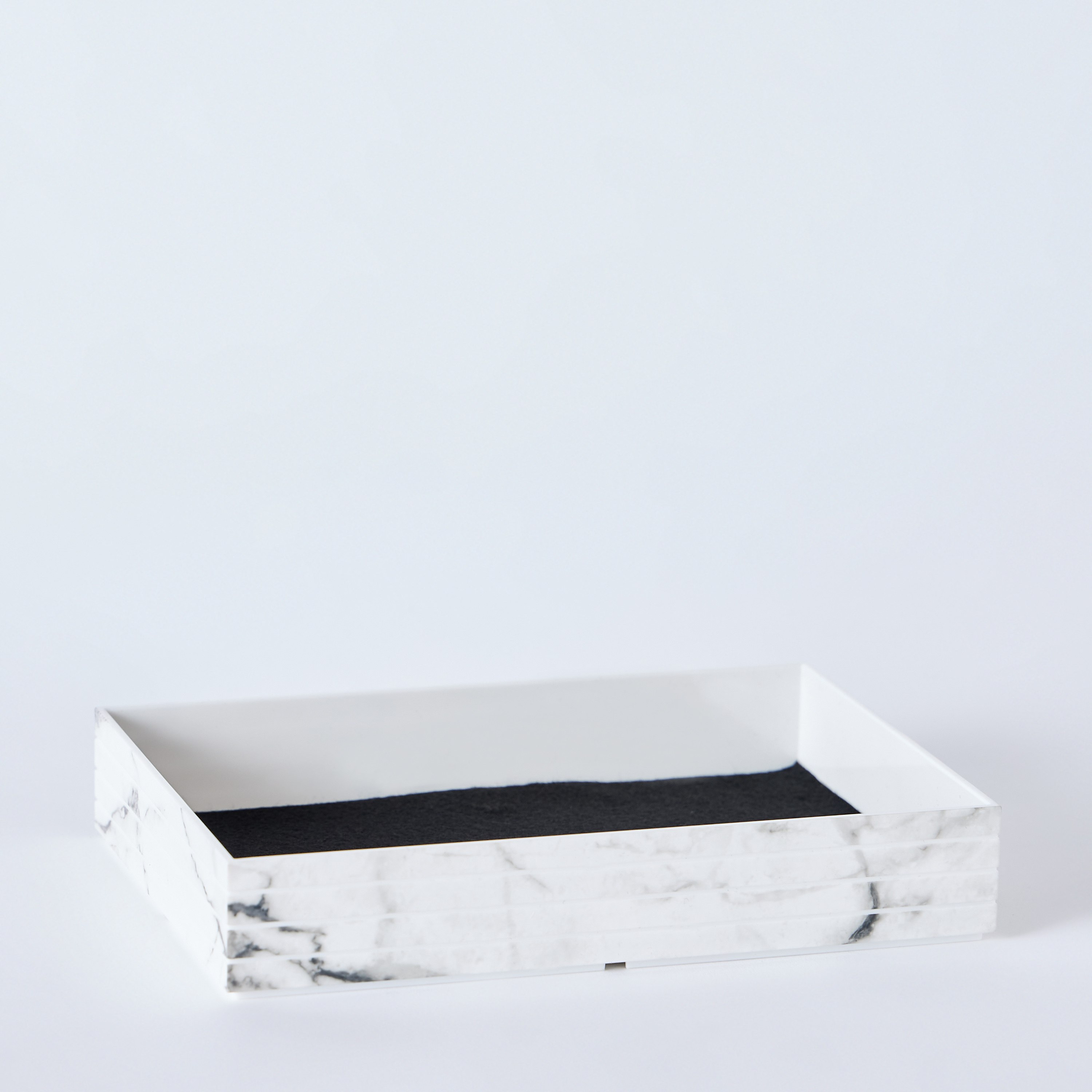 حامل مجوهرات رخامي صغير قابل للتكديس ببطانة لبّاد- 22x16x4 سم-hbxbedroom-bedroomaccessories-jewelleryboxesandholders-image-6