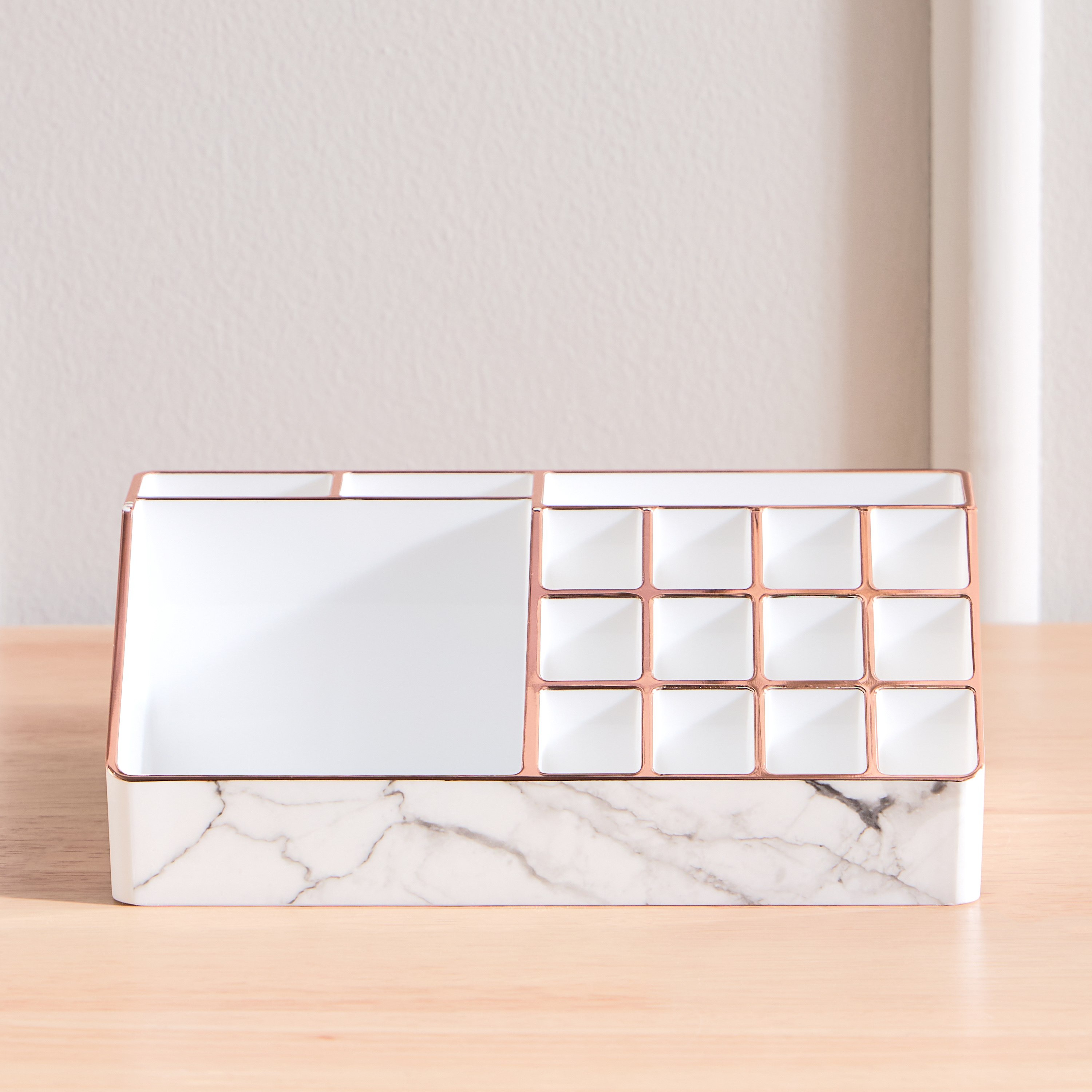 منظم مستحضرات تجميل رخامي - 21.7x11.8x8 سم-hbxbedroom-bedroomaccessories-jewelleryboxesandholders-image-2