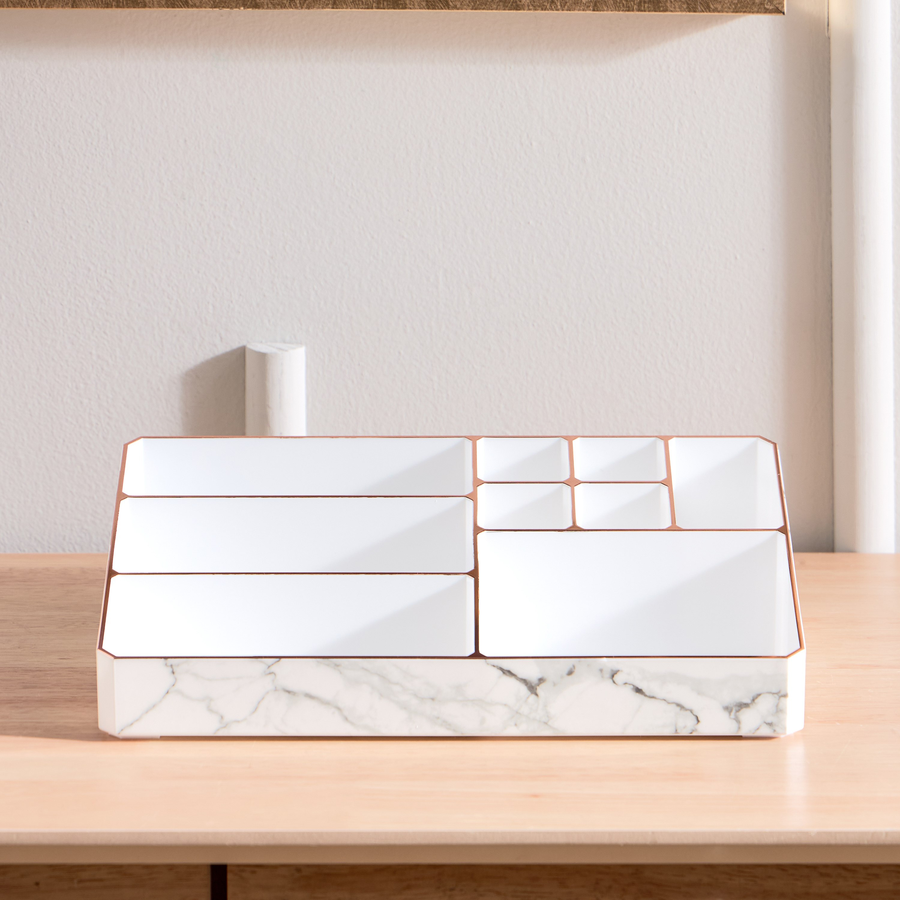 منظم مستحضرات تجميل رخامي - 31.3x19.4x8.3 سم-hbxbedroom-bedroomaccessories-jewelleryboxesandholders-image-2