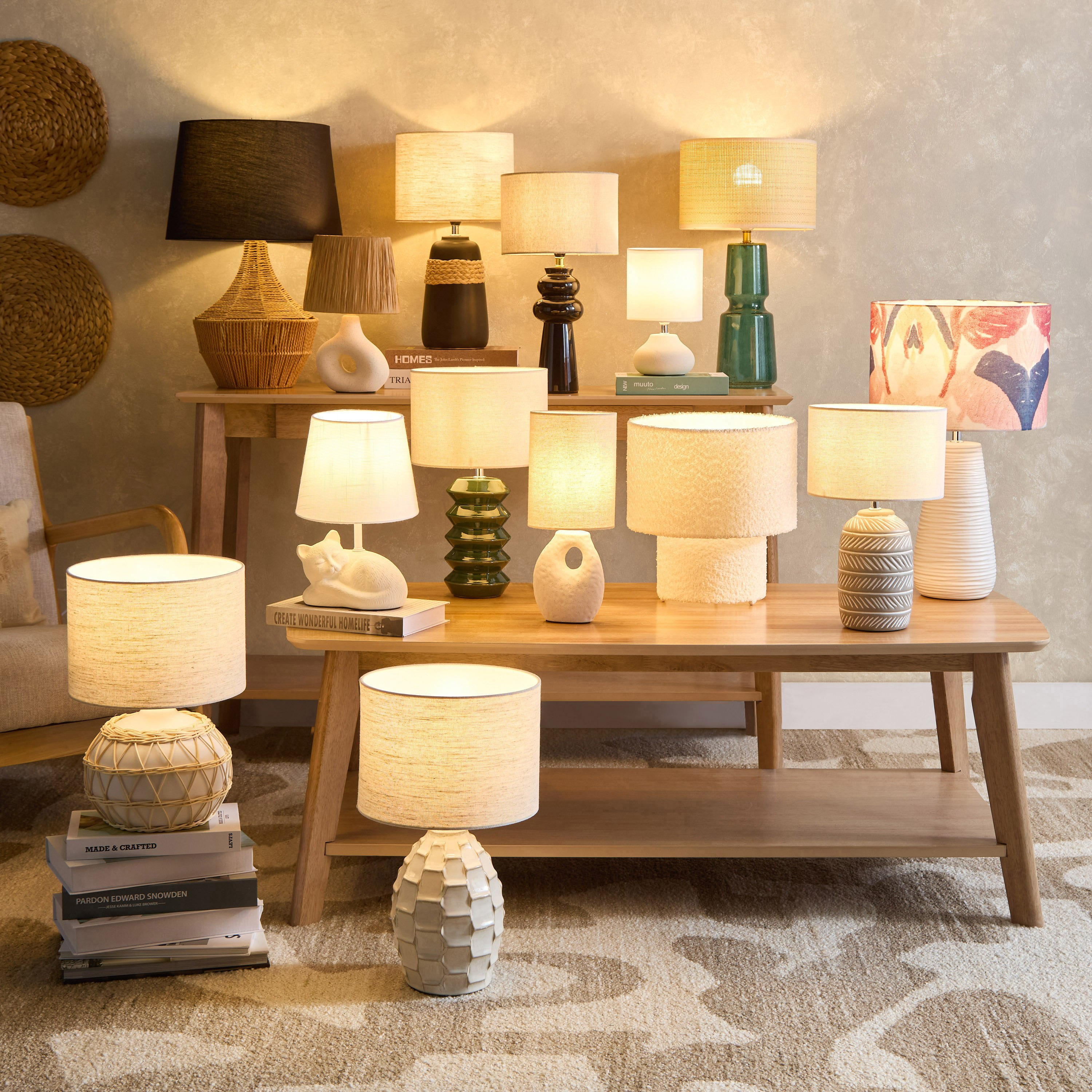 مصباح طاولة بقاعدة سيراميك وغطاء مصباح كتان من أميلي- 42.8 سم-hbxbedroom-lighting-tablelamps-image-5