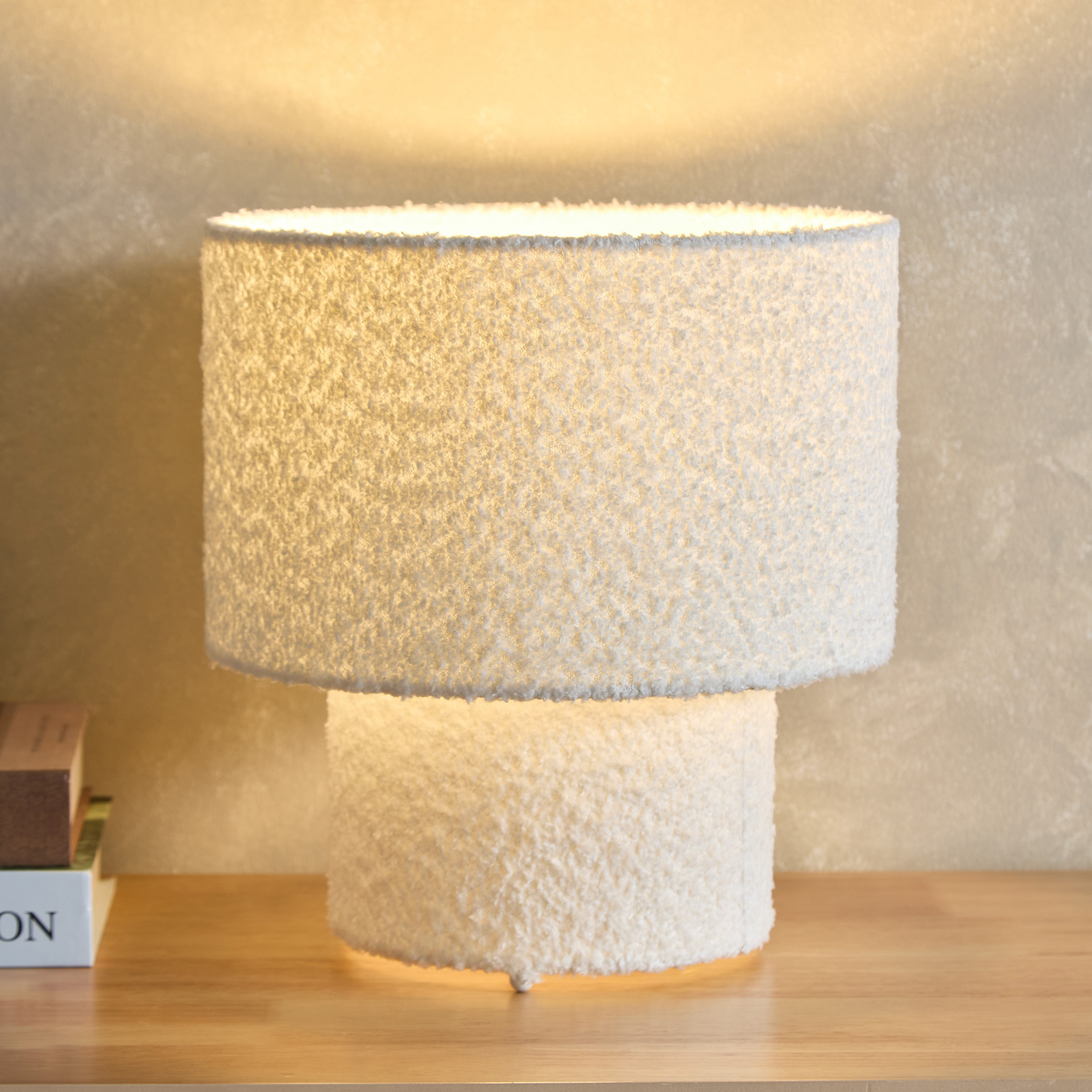مصباح طاولة بقاعدة وغطاء صوف من أميلي - 31 سم-hbxbedroom-lighting-tablelamps-image-2