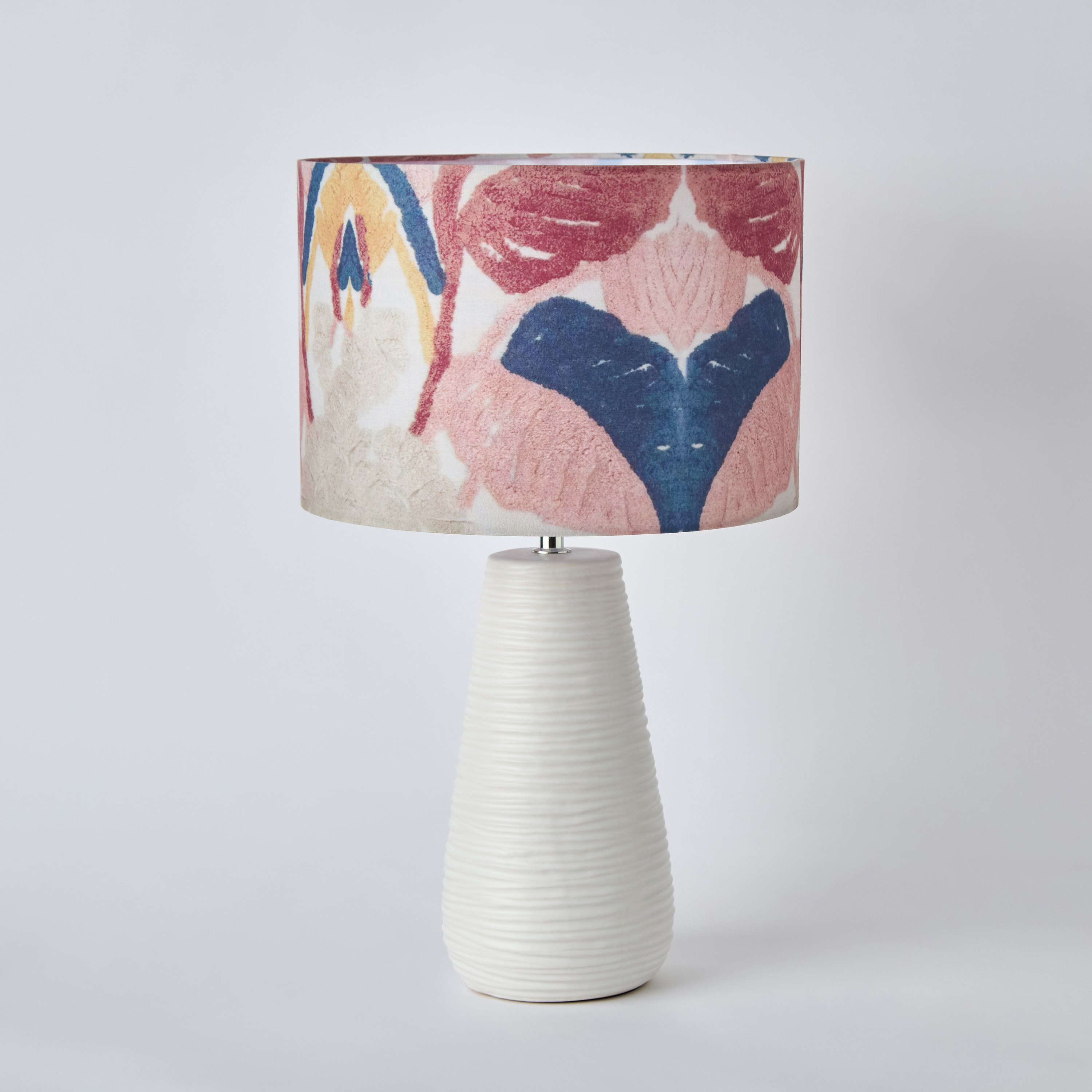 مصباح طاولة بقاعدة سيراميك وغطاء بطبعات زهور من أميلي - 50 سم-hbxbedroom-lighting-tablelamps-image-6