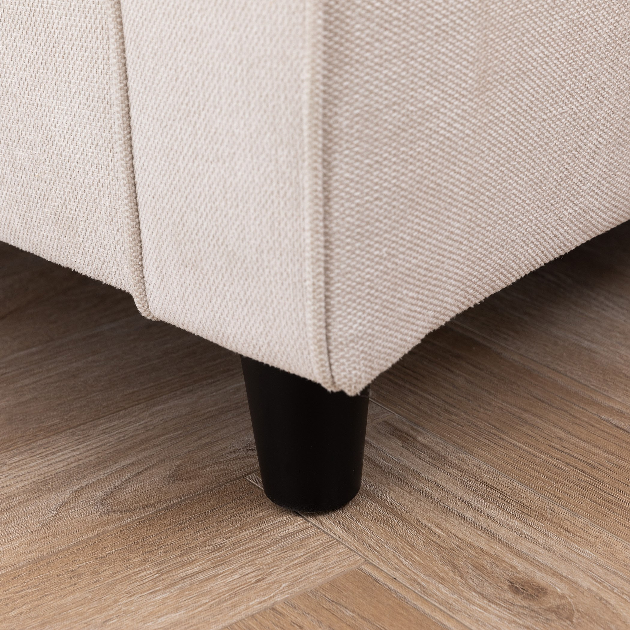 كنبة قماش بمساند ذراعين من كينزي-hbxlivingroom-sofasandarmchairs-sofas-image-2