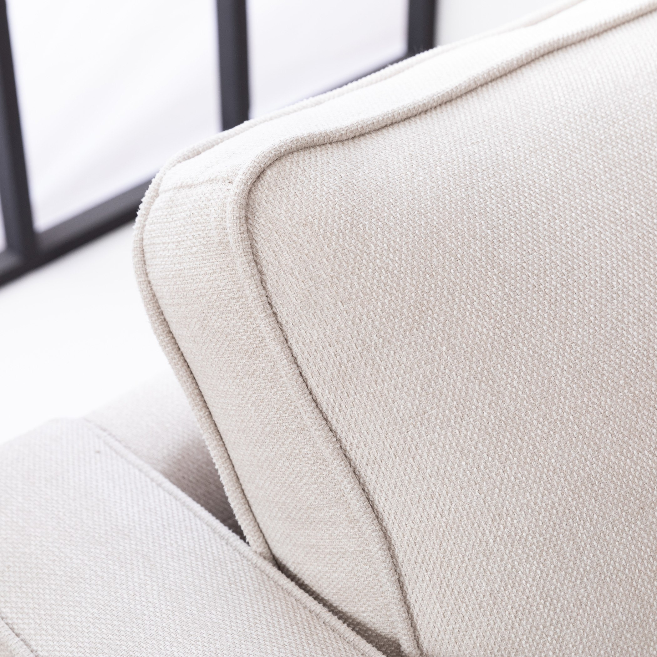 كنبة قماش بمساند ذراعين من كينزي-hbxlivingroom-sofasandarmchairs-sofas-image-3