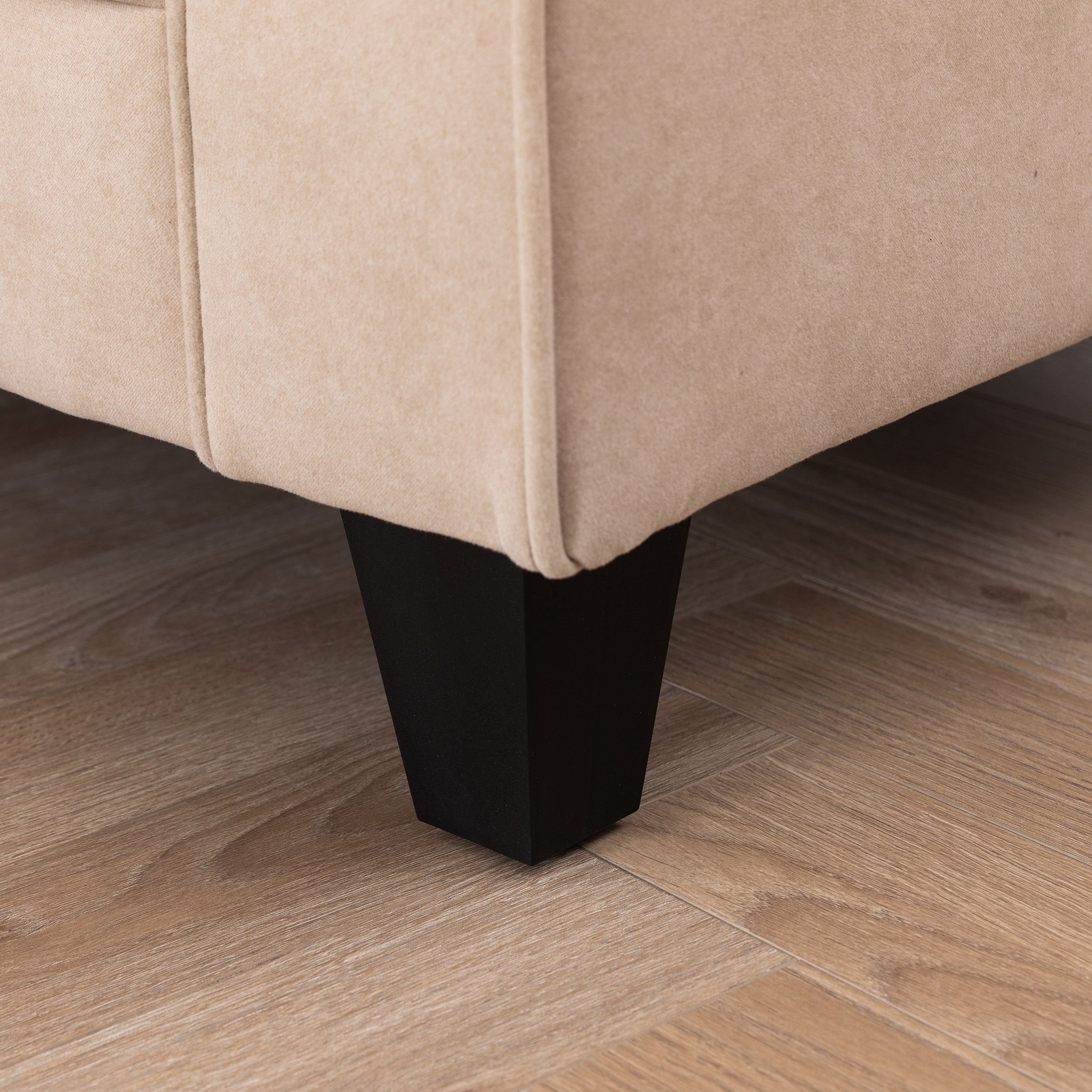 كنبة قماش بمساند ذراعين من ألدن-hbxlivingroom-sofasandarmchairs-sofas-image-2