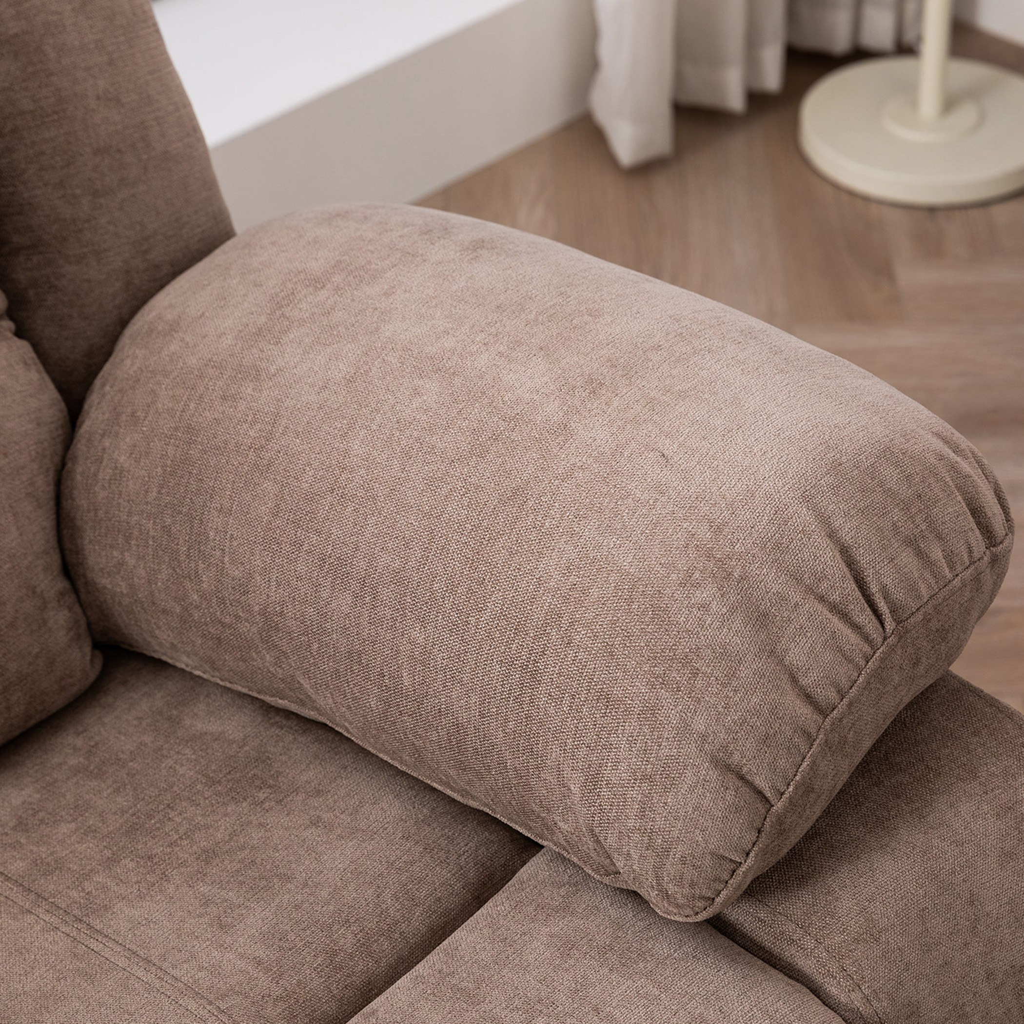 كرسي استرخاء بمساند ذراعين قماش مع جليدر من كوستواي-hbxlivingroom-sofasandarmchairs-sofas-image-2