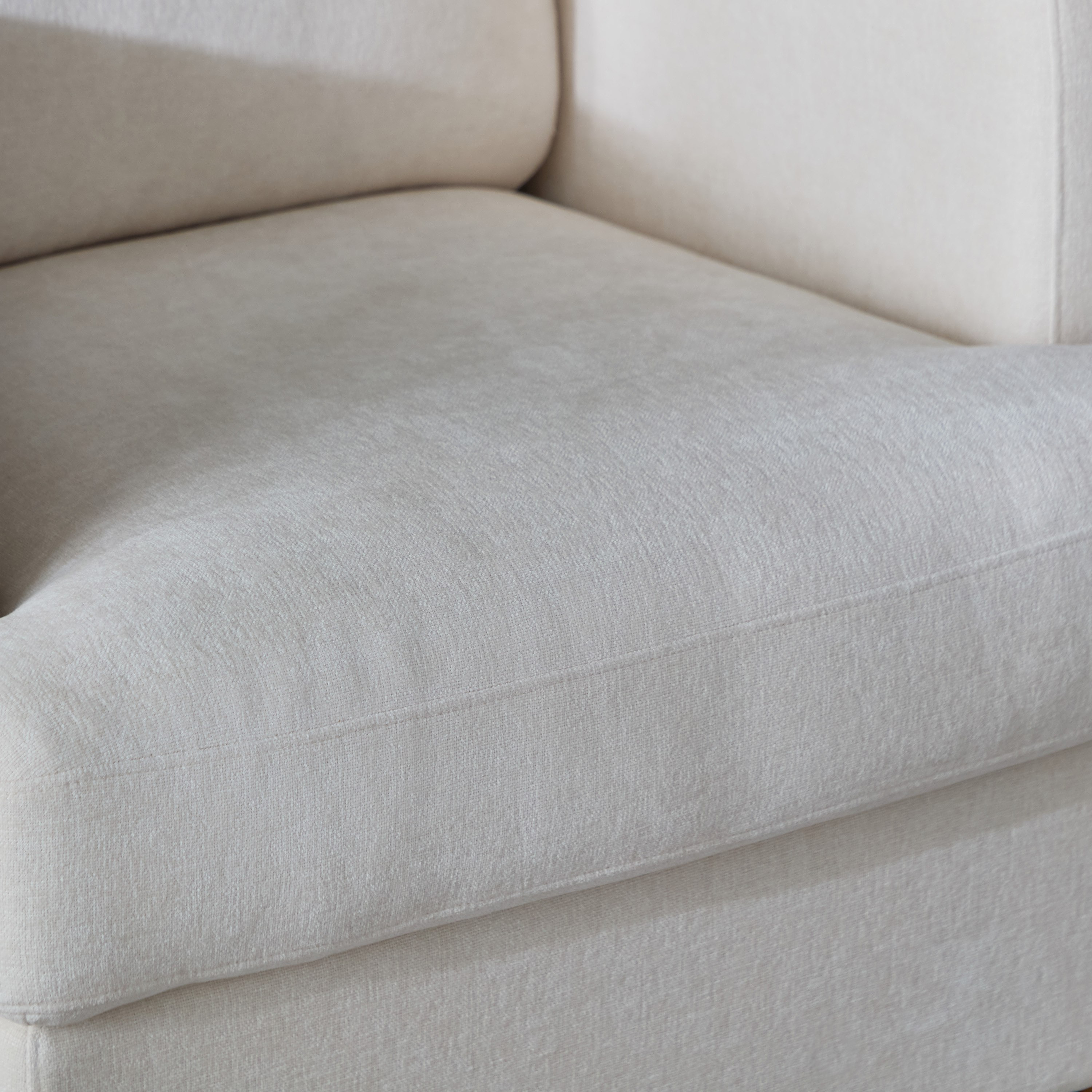 مقعد قماشي بمساند ذراعين من كالامس-hbxfurniture-sofasandarmchairs-armchairs-image-4