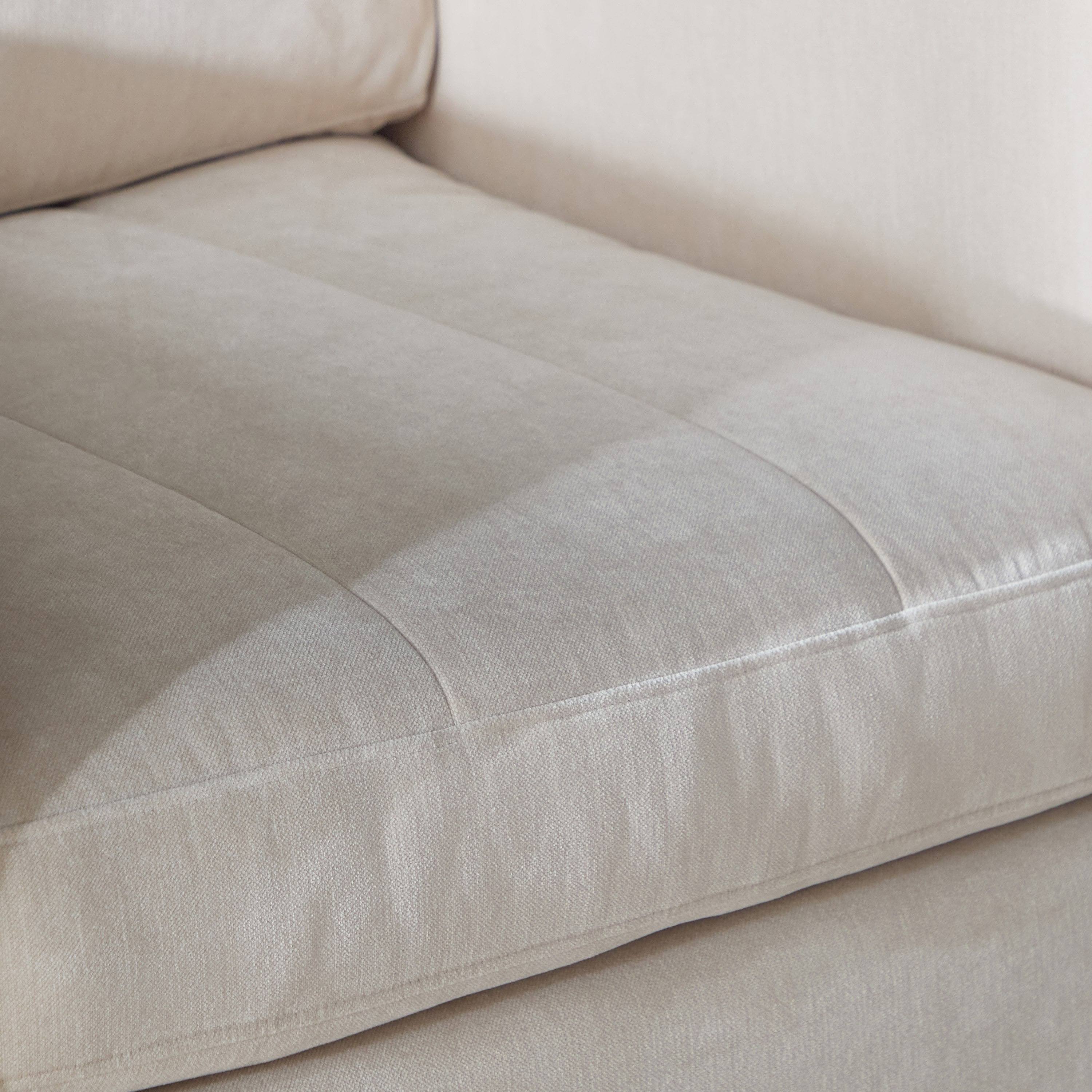 كنبة قماش بمساند ذراعين من براسيكا-hbxfurniture-sofasandarmchairs-armchairs-image-4
