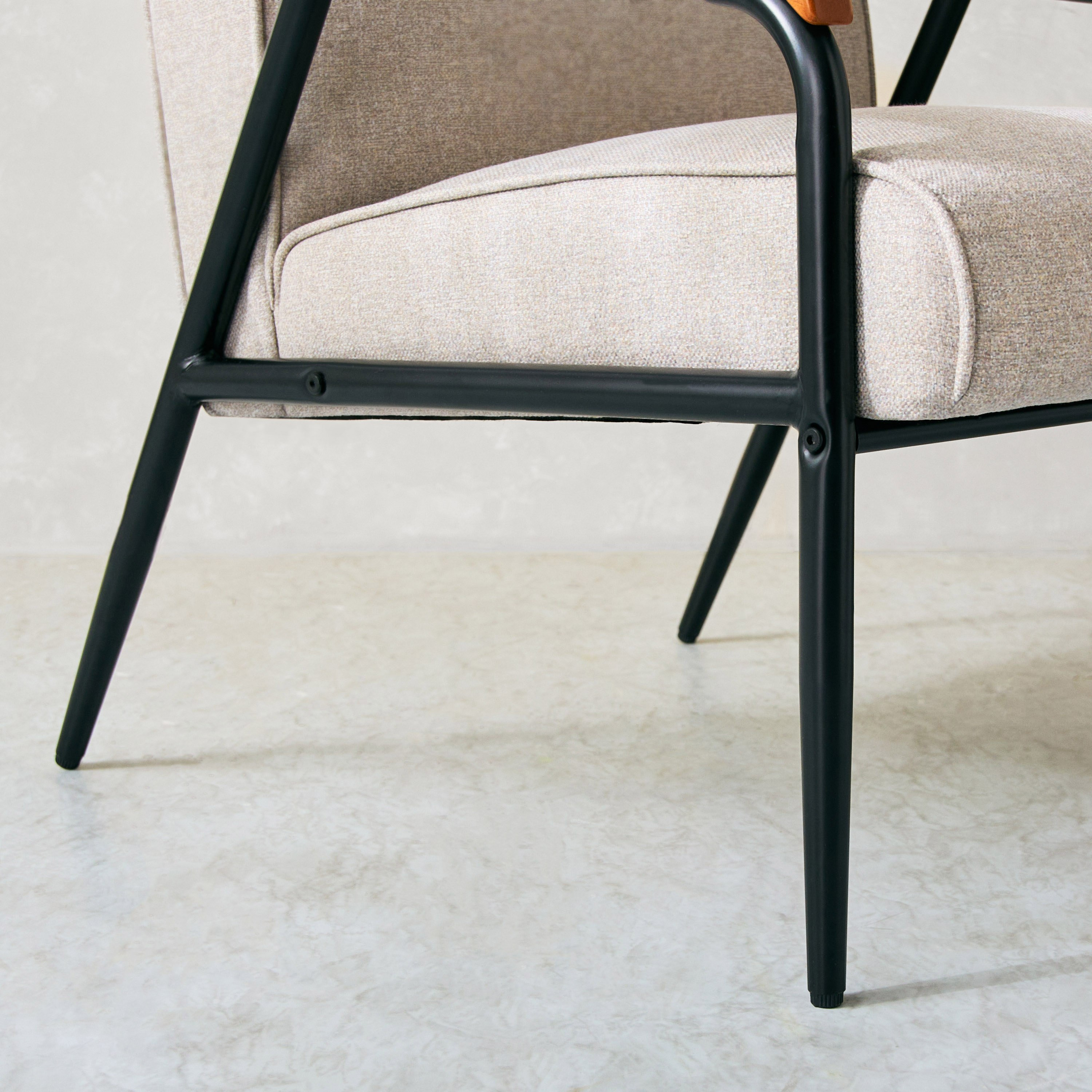 كرسي قماش مع وسادة من فيدا-hbxlivingroom-sofasandarmchairs-easychairs-image-6