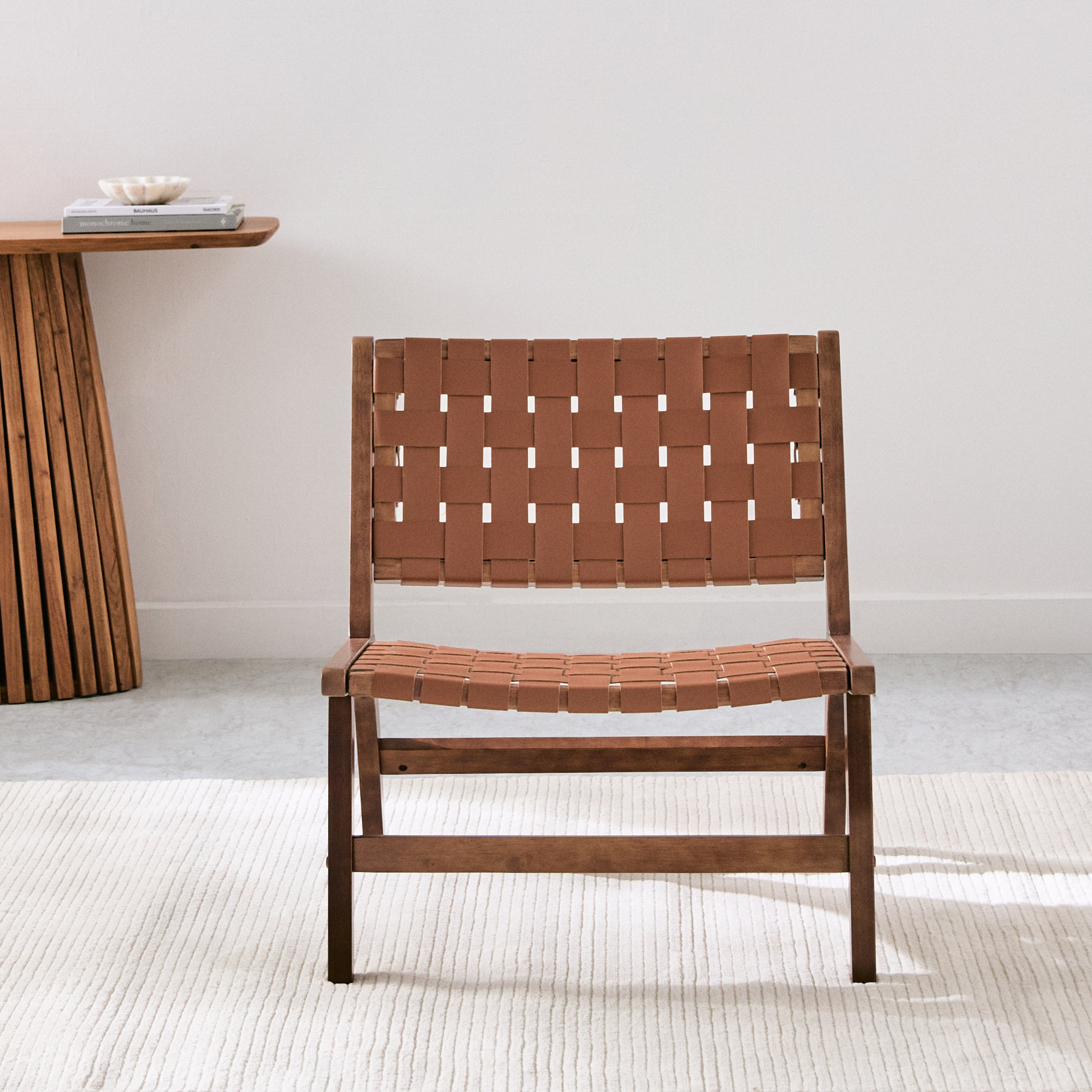 كرسي فردي بإطار من خشب الجوز من سافانا-hbxlivingroom-sofasandarmchairs-easychairs-image-2