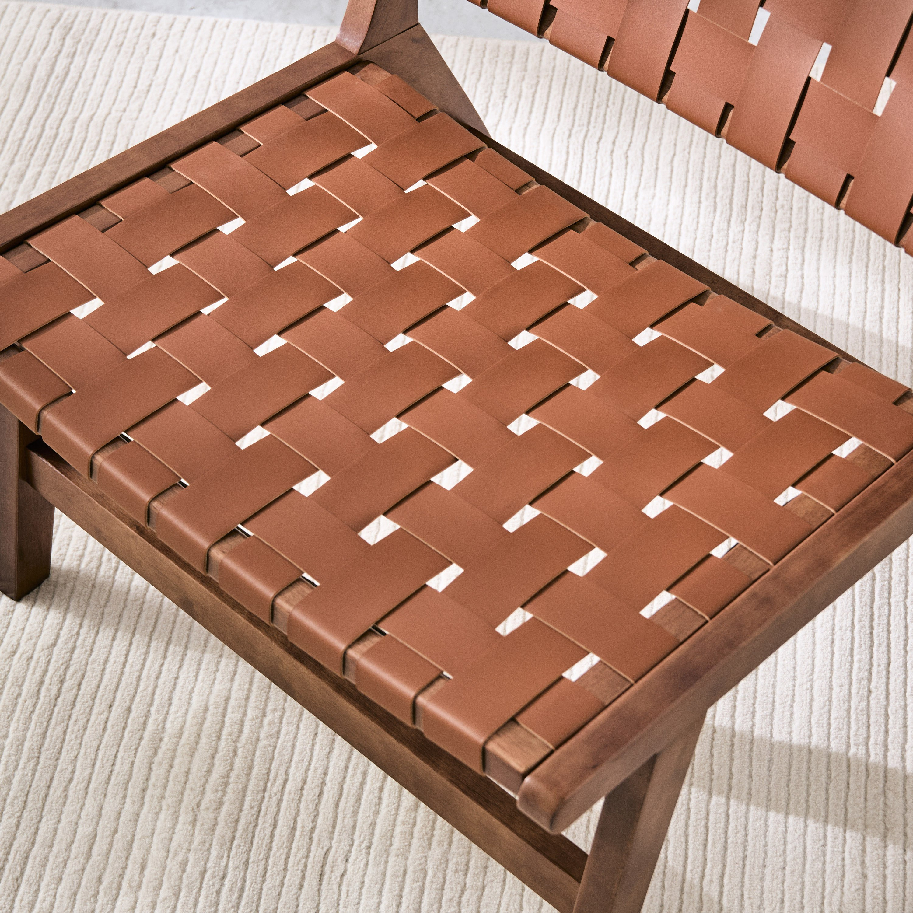 كرسي فردي بإطار من خشب الجوز من سافانا-hbxlivingroom-sofasandarmchairs-easychairs-image-4