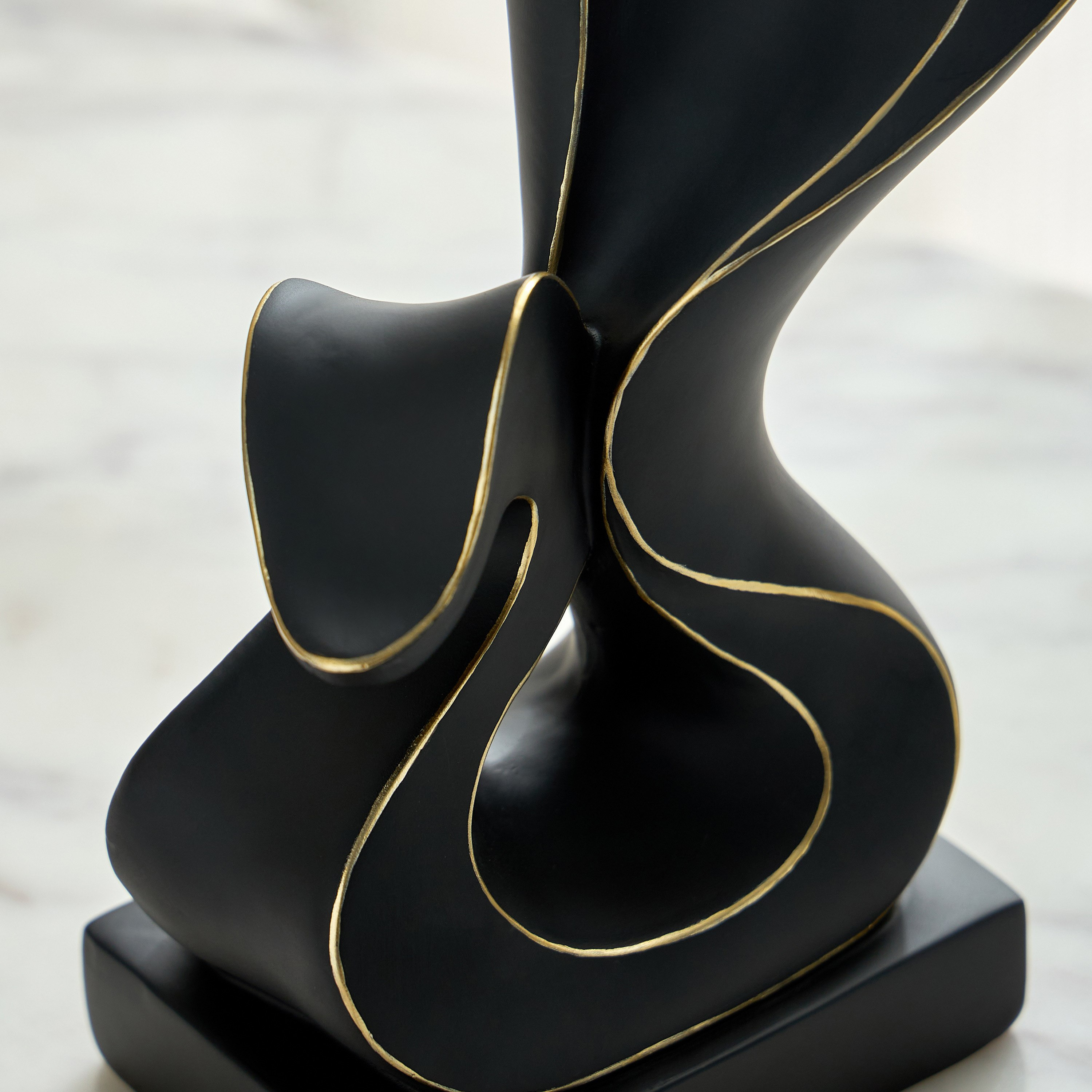 قطعة ديكور تجريدية بوليريسين من كالي - 20x10.5x31 سم-hbxhomeware-homedecor-figurinesandornaments-image-3
