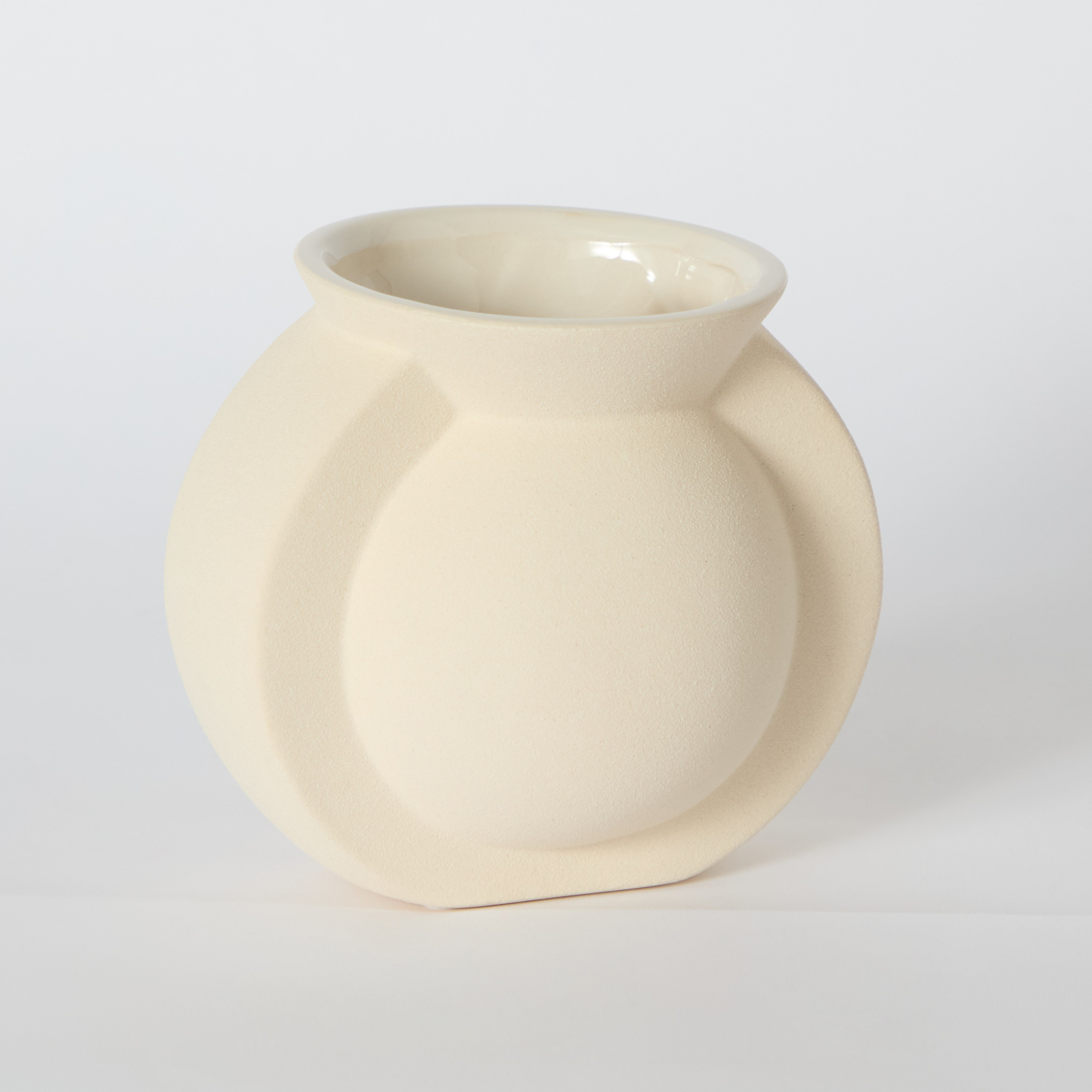 مزهرية سيراميك من كوين - 16x11.8x15 سم-hbxbedroom-decorandaccessories-vases-image-5